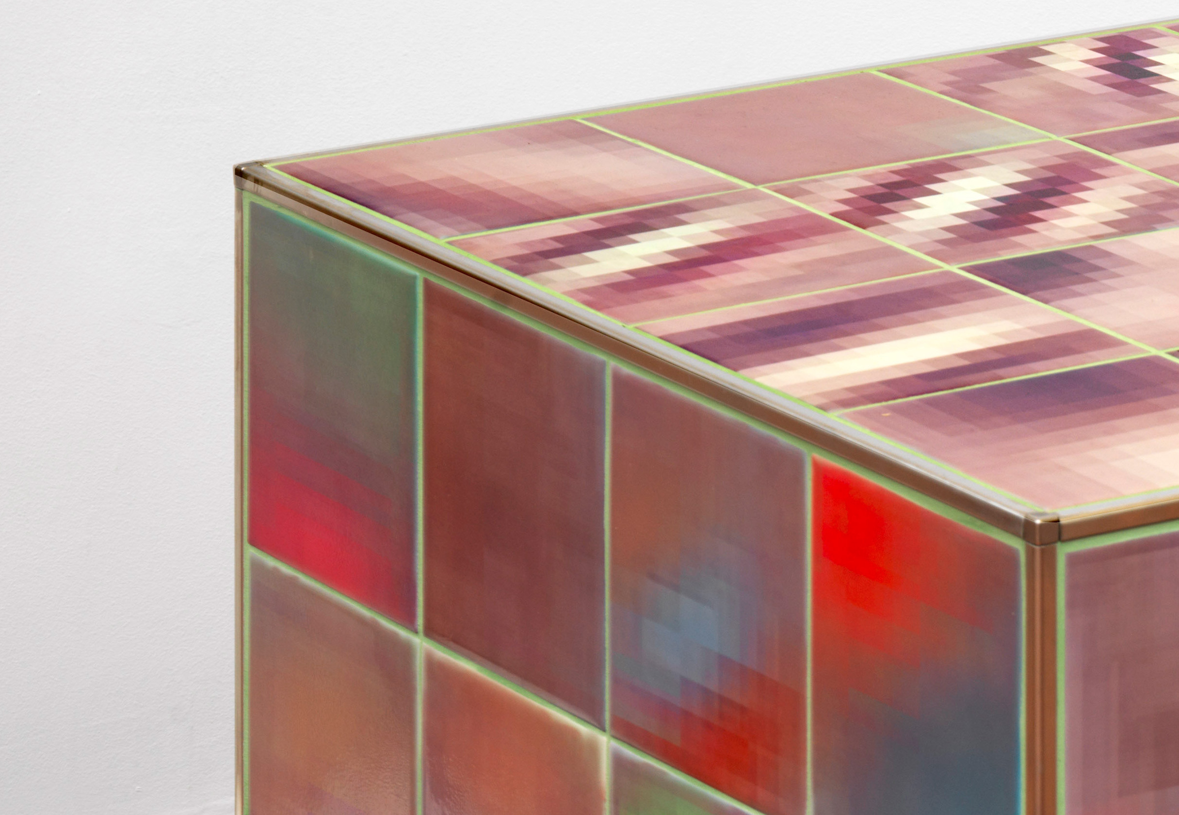 Constant Dullaart, Convnet plinth (detail), 2019, Wood, ceramics, 64 x 64 x 64 cm