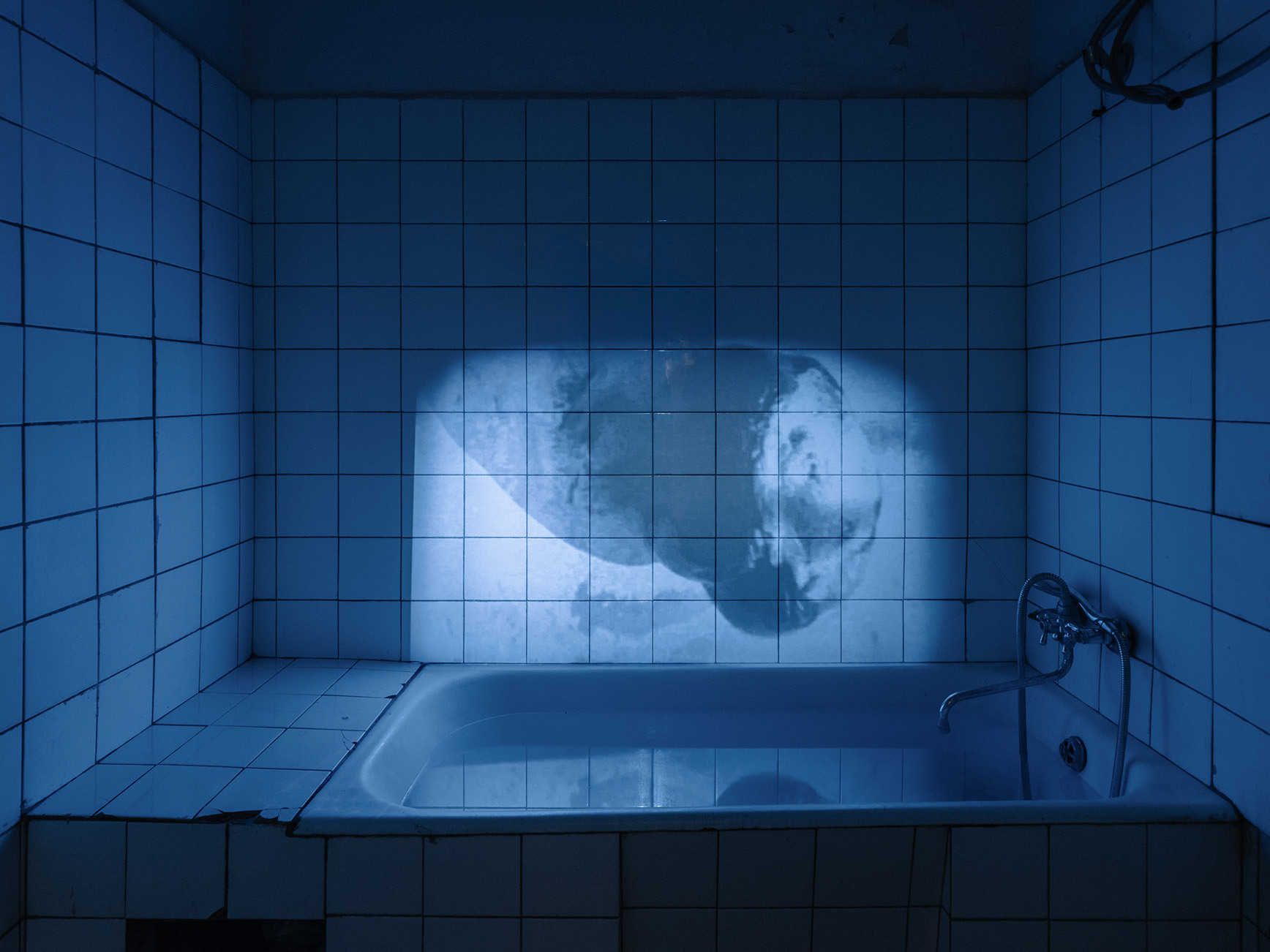 Andro Eradze, Sketch of a reflected hallway, 2024, Video file, Full HD, 05.54