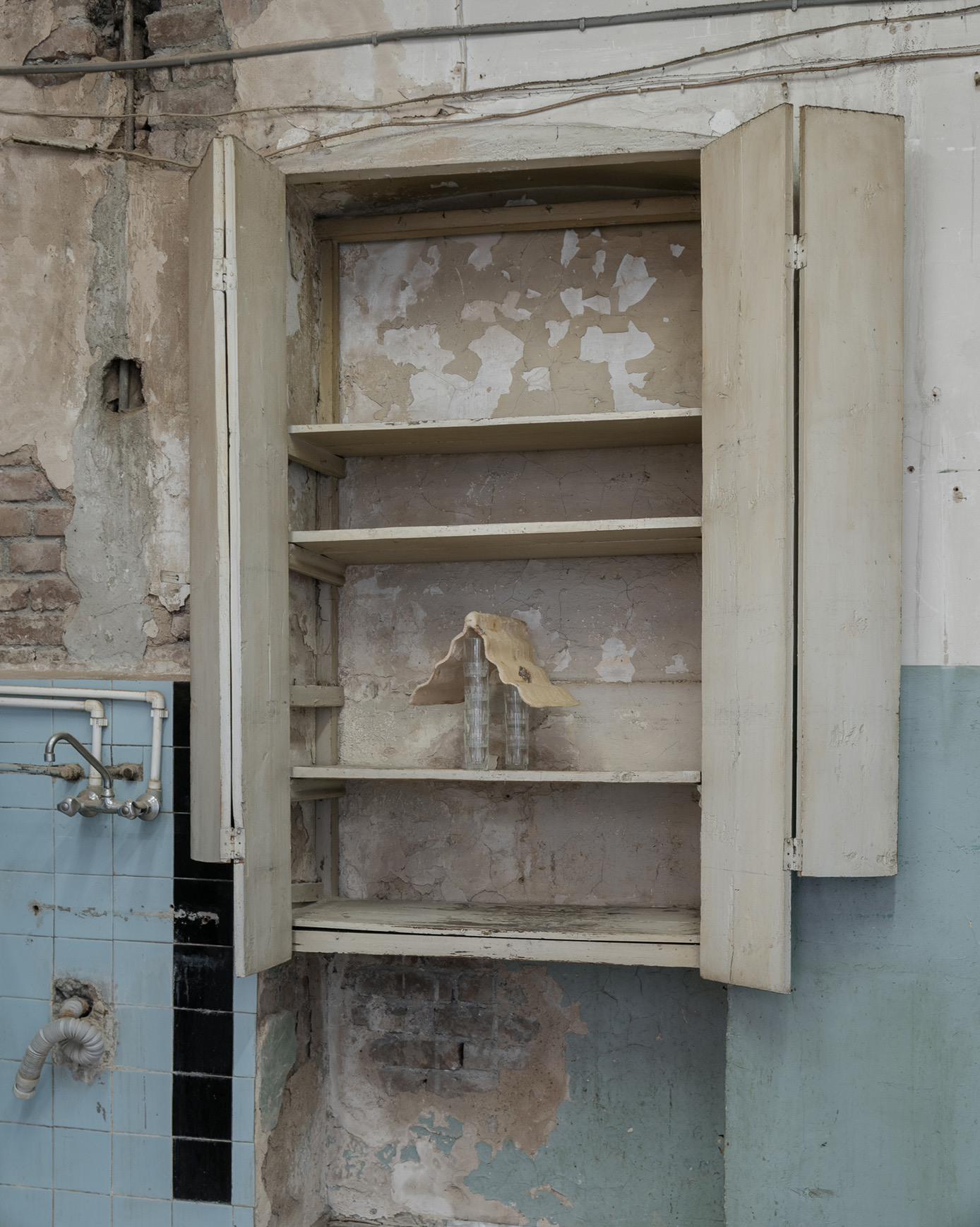 Installation view, Qeu Meparishvili, SIXROOMFLAT, Tbilisi, 2024