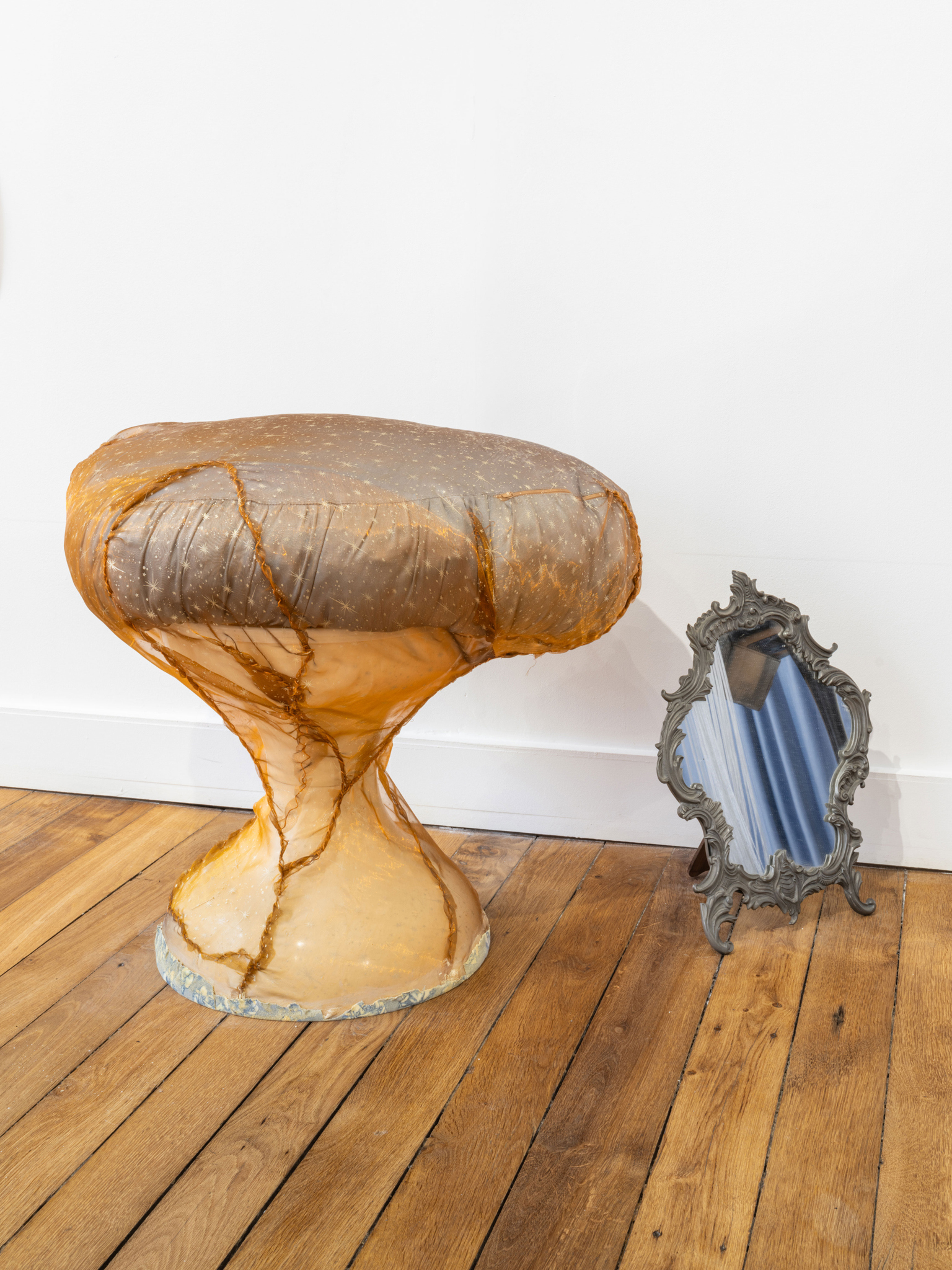 Jessi Reaves, Reflect as one, exhibition view, 2024, Crèvecœur, Paris. Courtesy of the artist and Crèvecœur, Paris. Photo: Martin Argyroglo