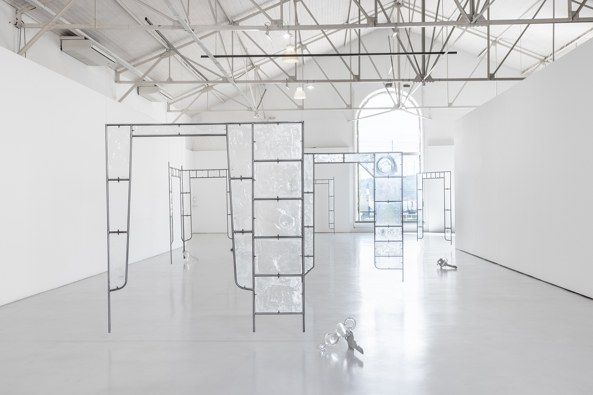 Installation view; Eros and Errors; Galeria Avenida da Índia; 2024.