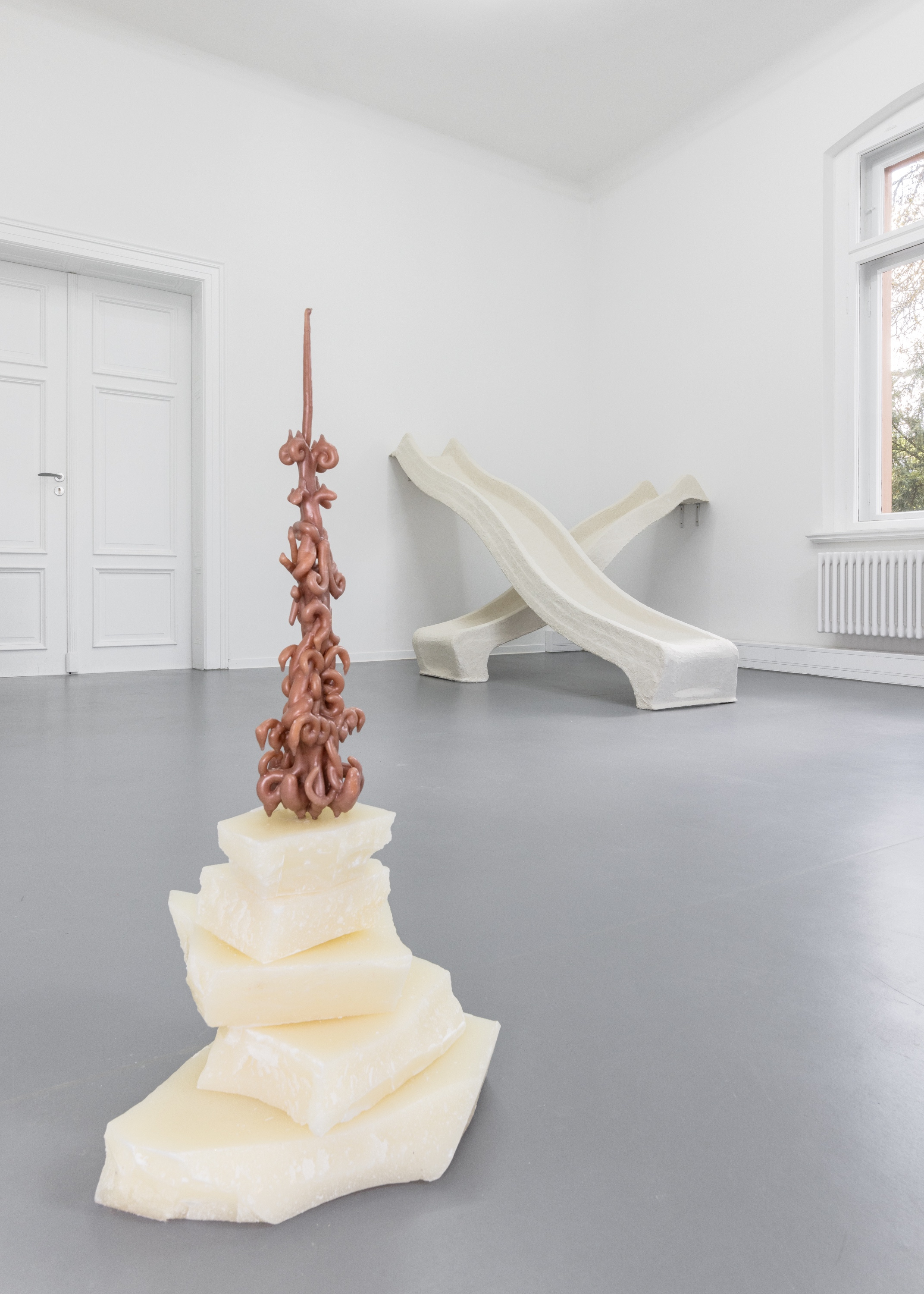 zero is the moon, exhibition view © 2024 nova space of Bauhaus-Universität Weimar, courtesy of the artist, photo: Jannis Uffrecht