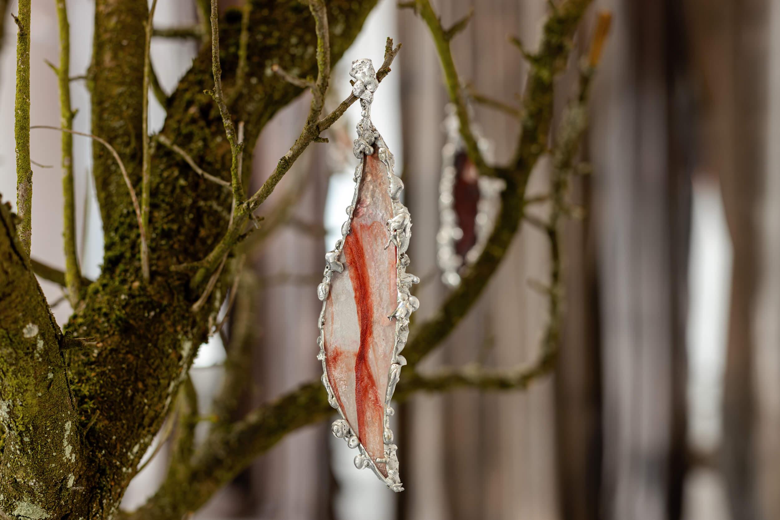 The Poisoned Tree / detail