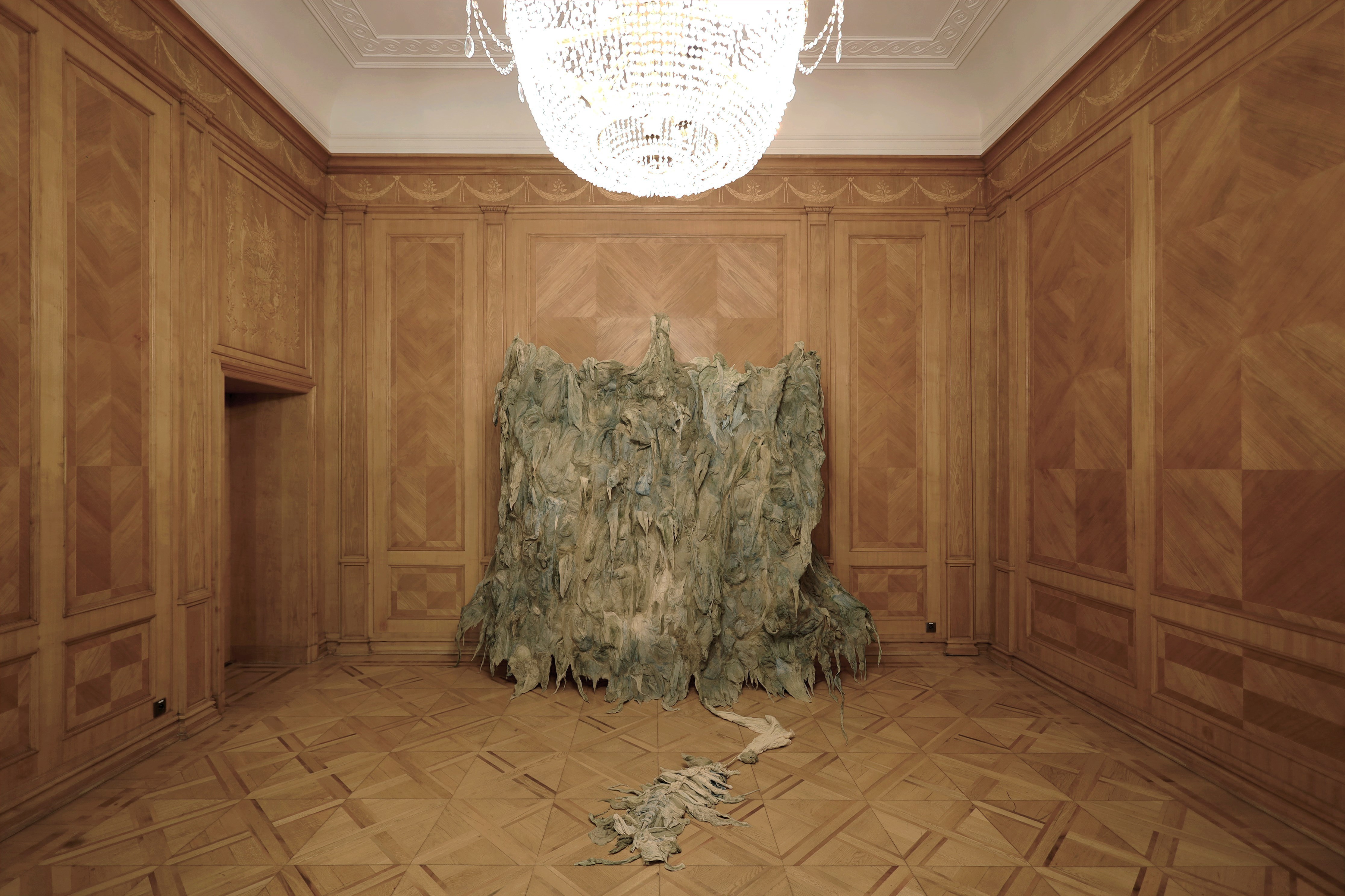 Marek Wodzisławski, rock screen: algoe, knotweed, 2024