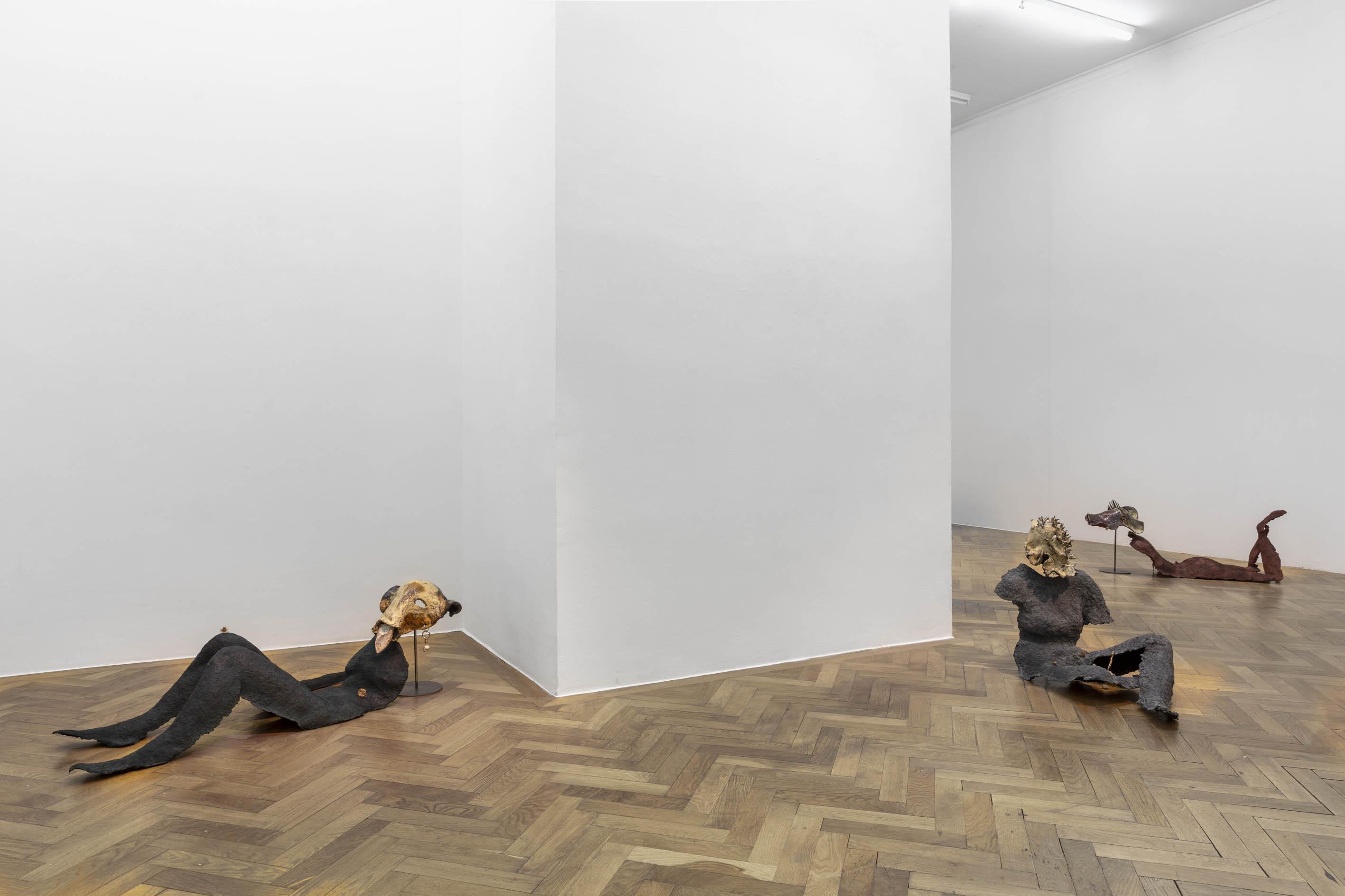 Anousha Payne, A faint glow, a stone and a shark’s tooth, 2024, exhibition view at Sperling, Munich
