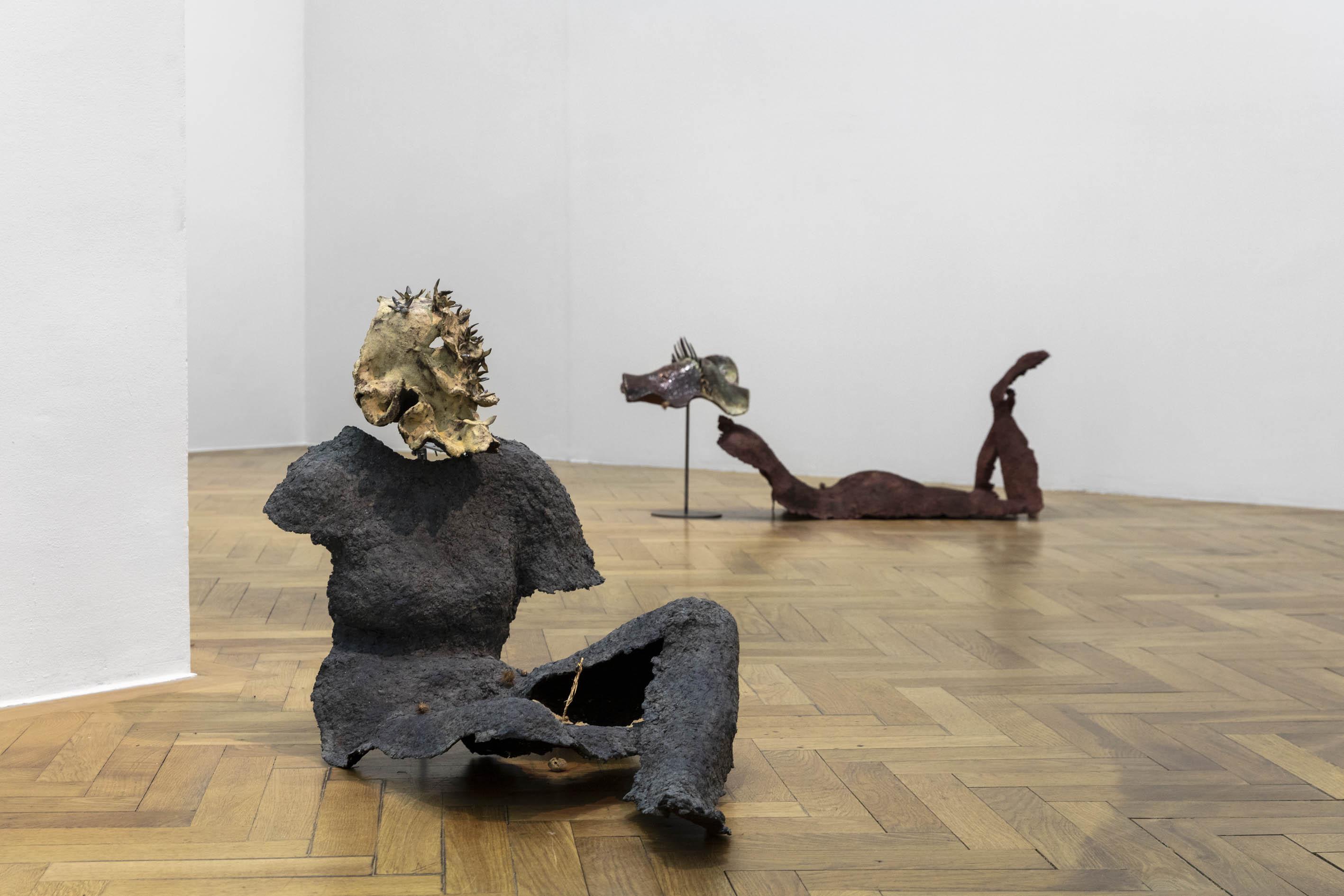 Anousha Payne, A faint glow, a stone and a shark’s tooth, 2024, exhibition view at Sperling, Munich