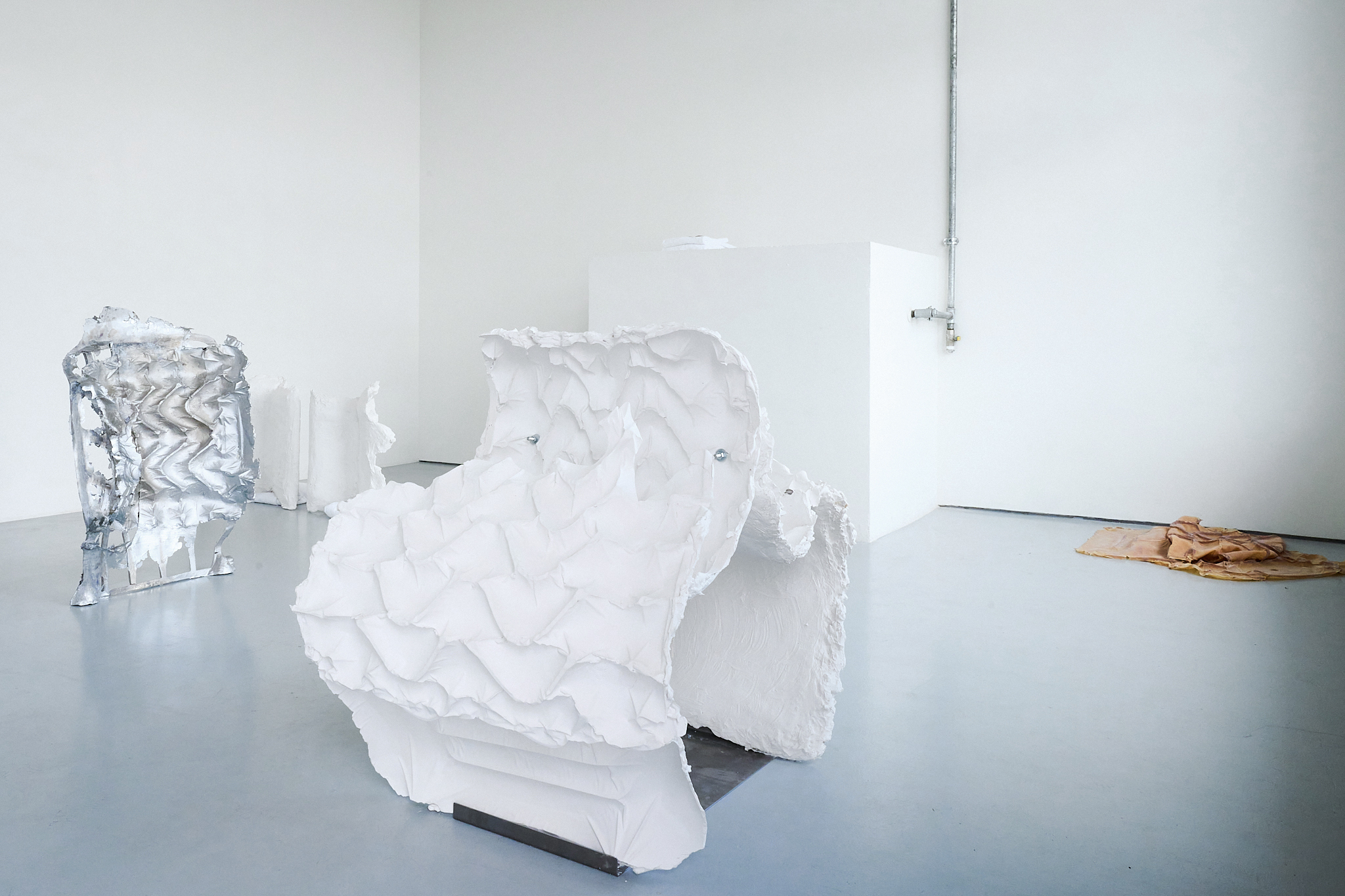 Nora Aurrekoetxea Etxebarria, I am a body in a body of air, installation views and details, photograph by Chun-Han Chiang, P/////AKT, 2024