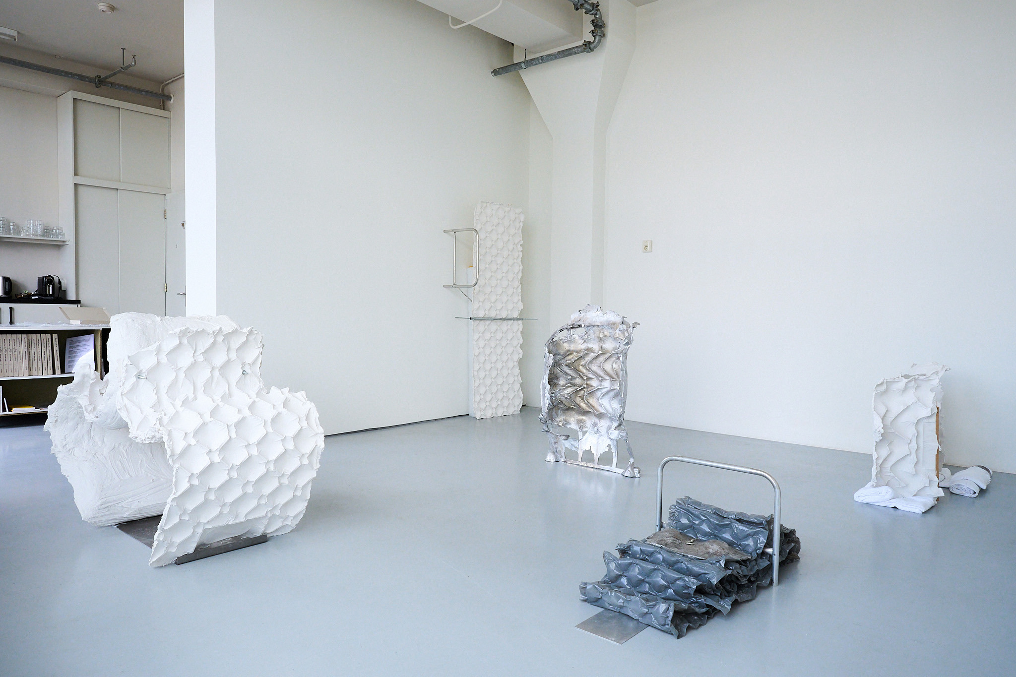 Nora Aurrekoetxea Etxebarria, I am a body in a body of air, installation views and details, photograph by Chun-Han Chiang, P/////AKT, 2024