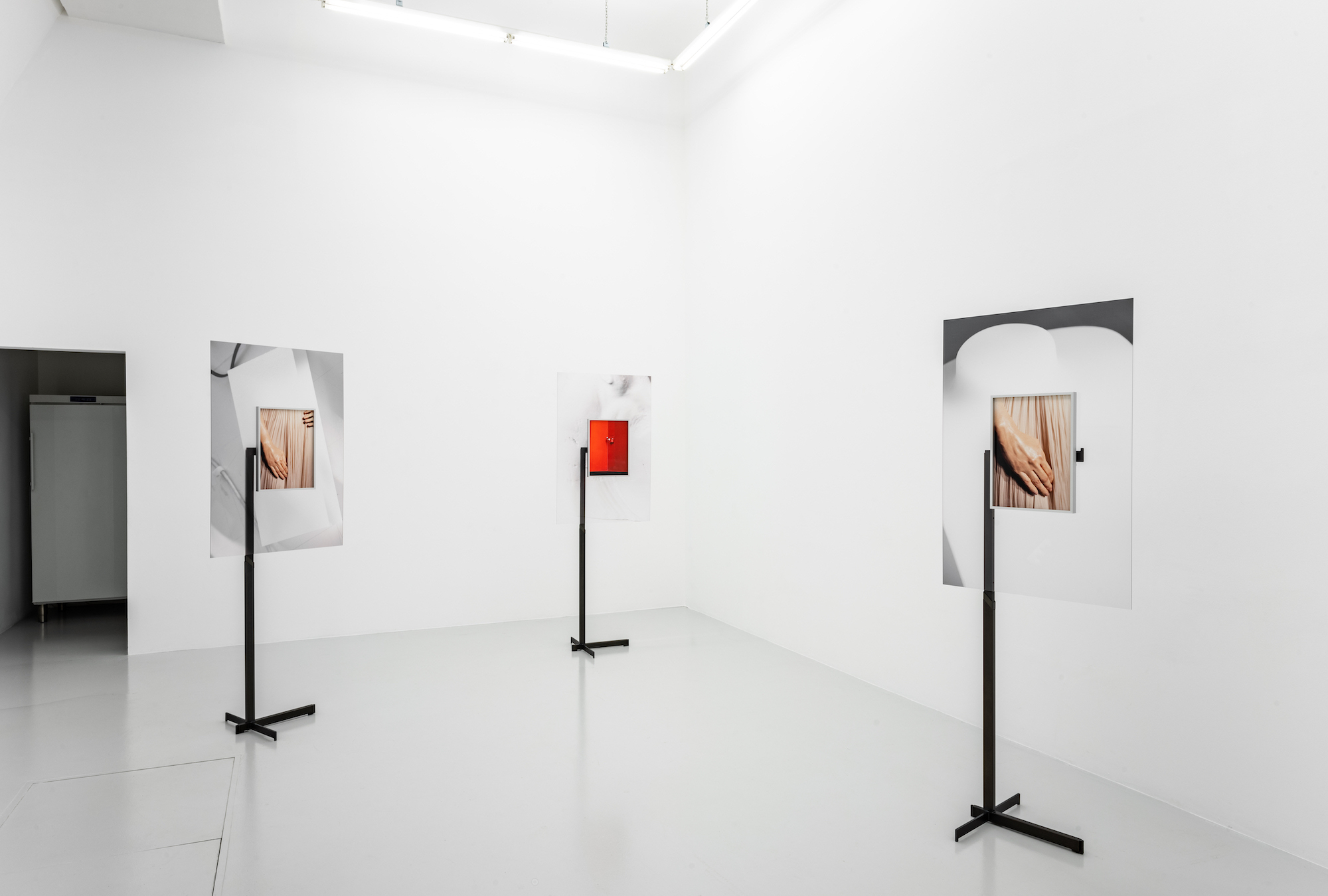 Laura Schawelka, A Sticky Thought, installation view, fiebach, minninger, 2024
