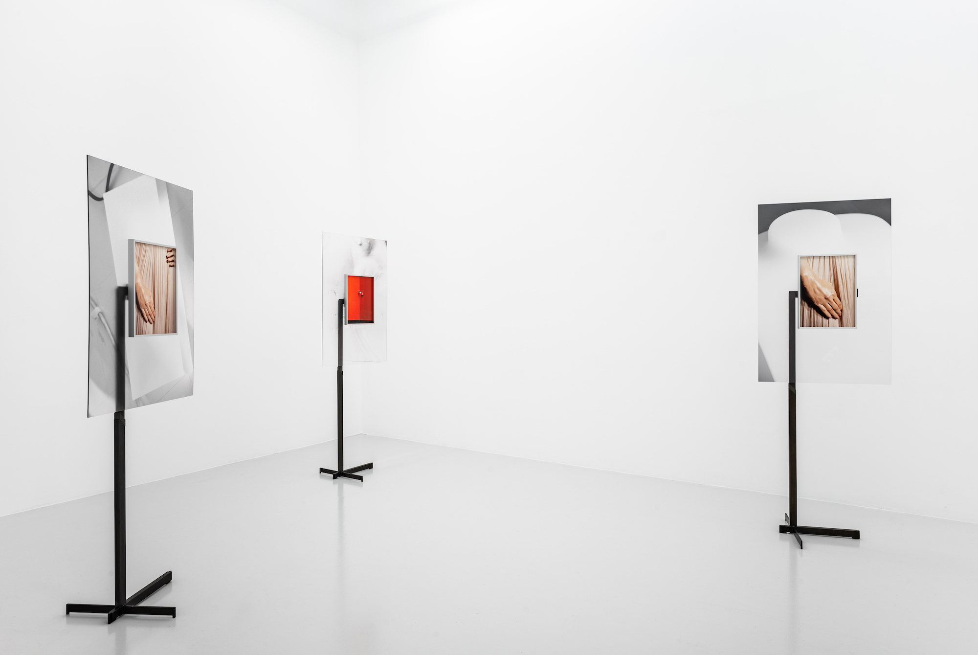 Laura Schawelka, A Sticky Thought, installation view, fiebach, minninger, 2024