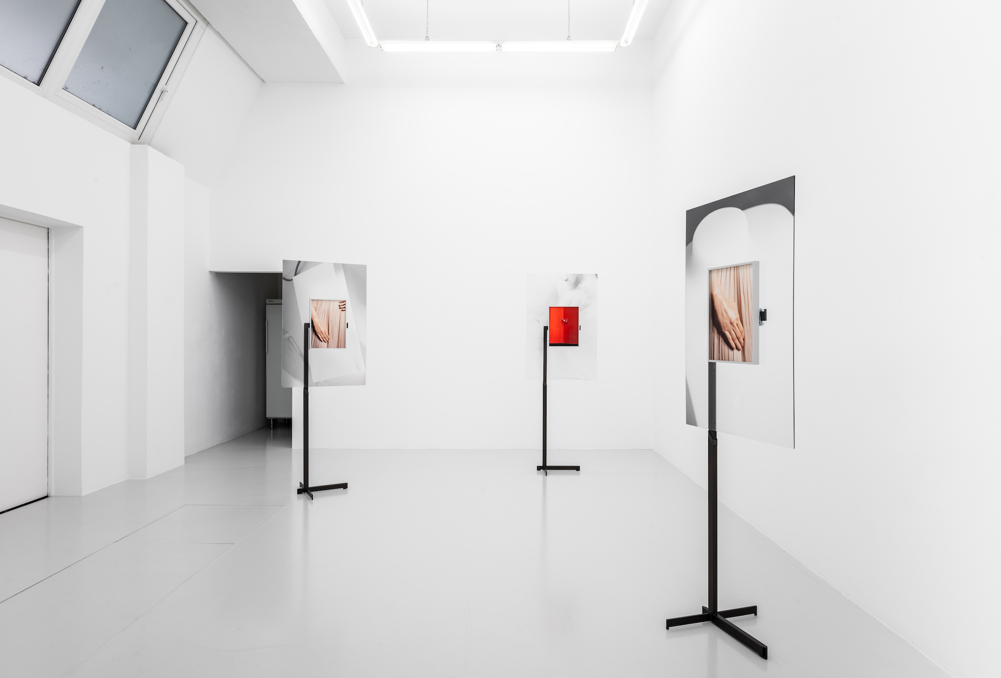 Laura Schawelka, A Sticky Thought, installation view, fiebach, minninger, 2024