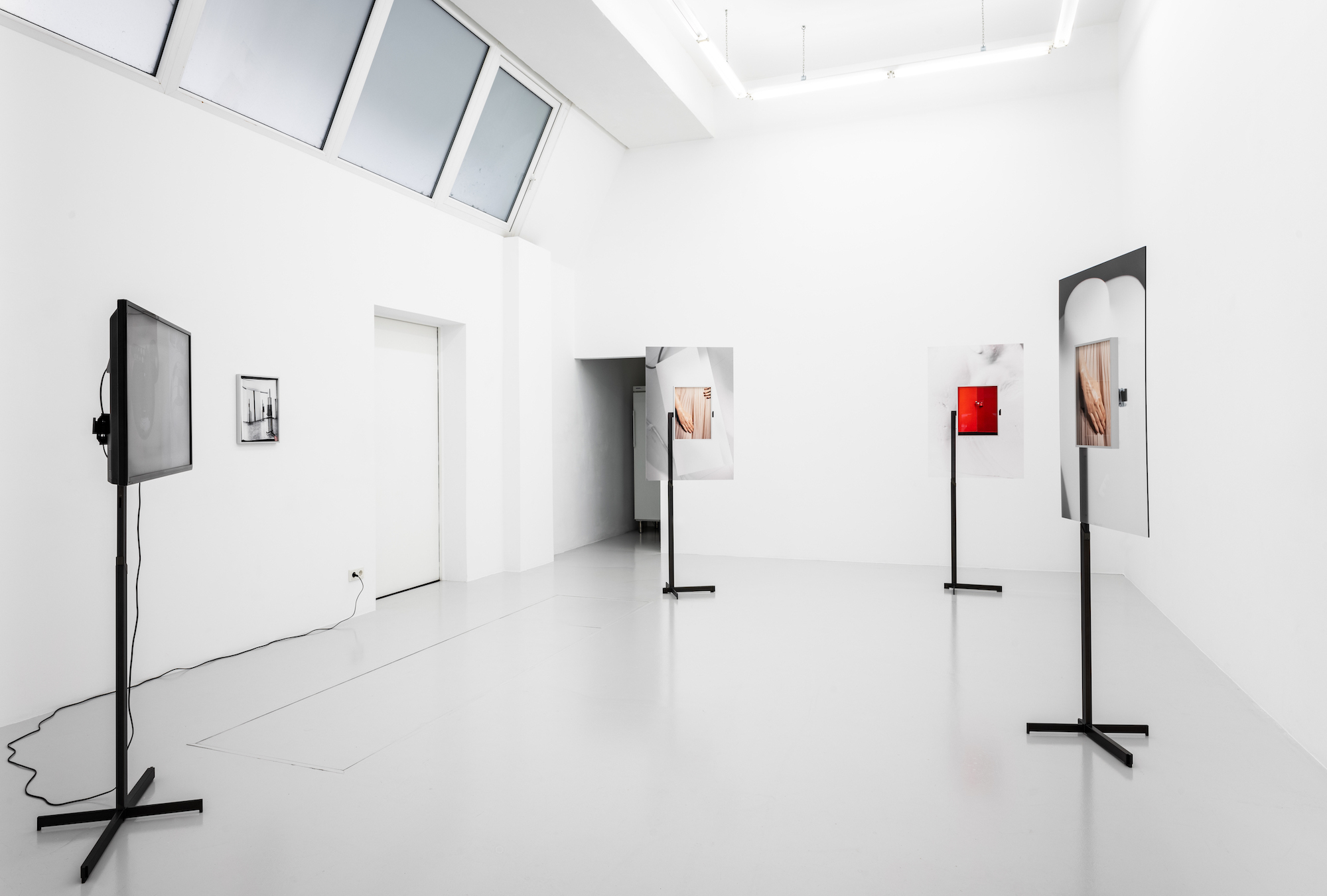 Laura Schawelka, A Sticky Thought, installation view, fiebach, minninger, 2024