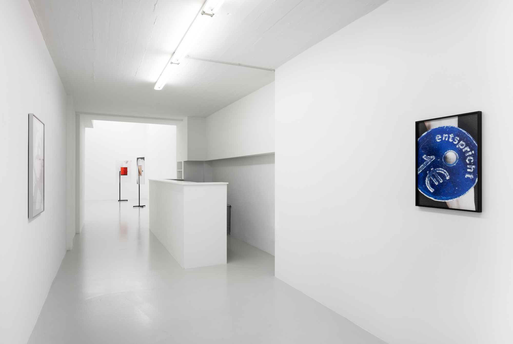 Laura Schawelka, A Sticky Thought, installation view, fiebach, minninger, 2024