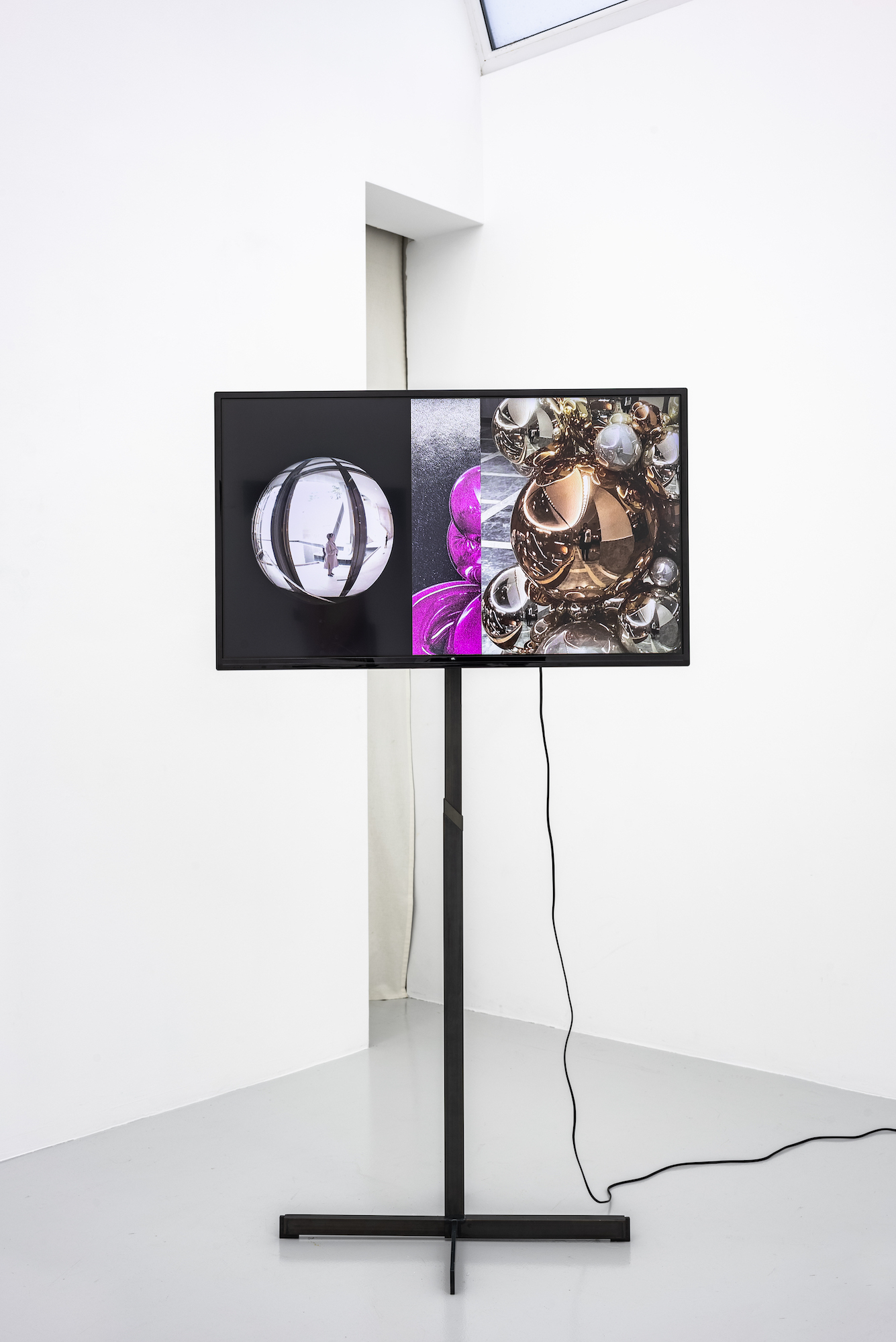 Laura Schawelka, Mirror Ball Archive (60min), 2024, HD-Video, 2:28min, Loop