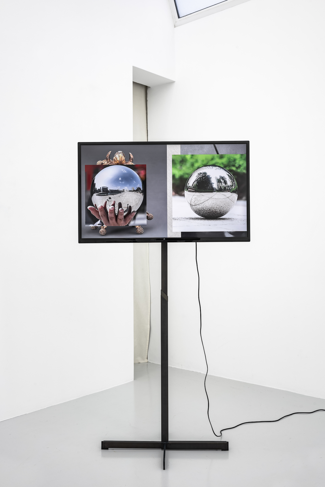 Laura Schawelka, Mirror Ball Archive (60min), 2024, HD-Video, 2:28min, Loop