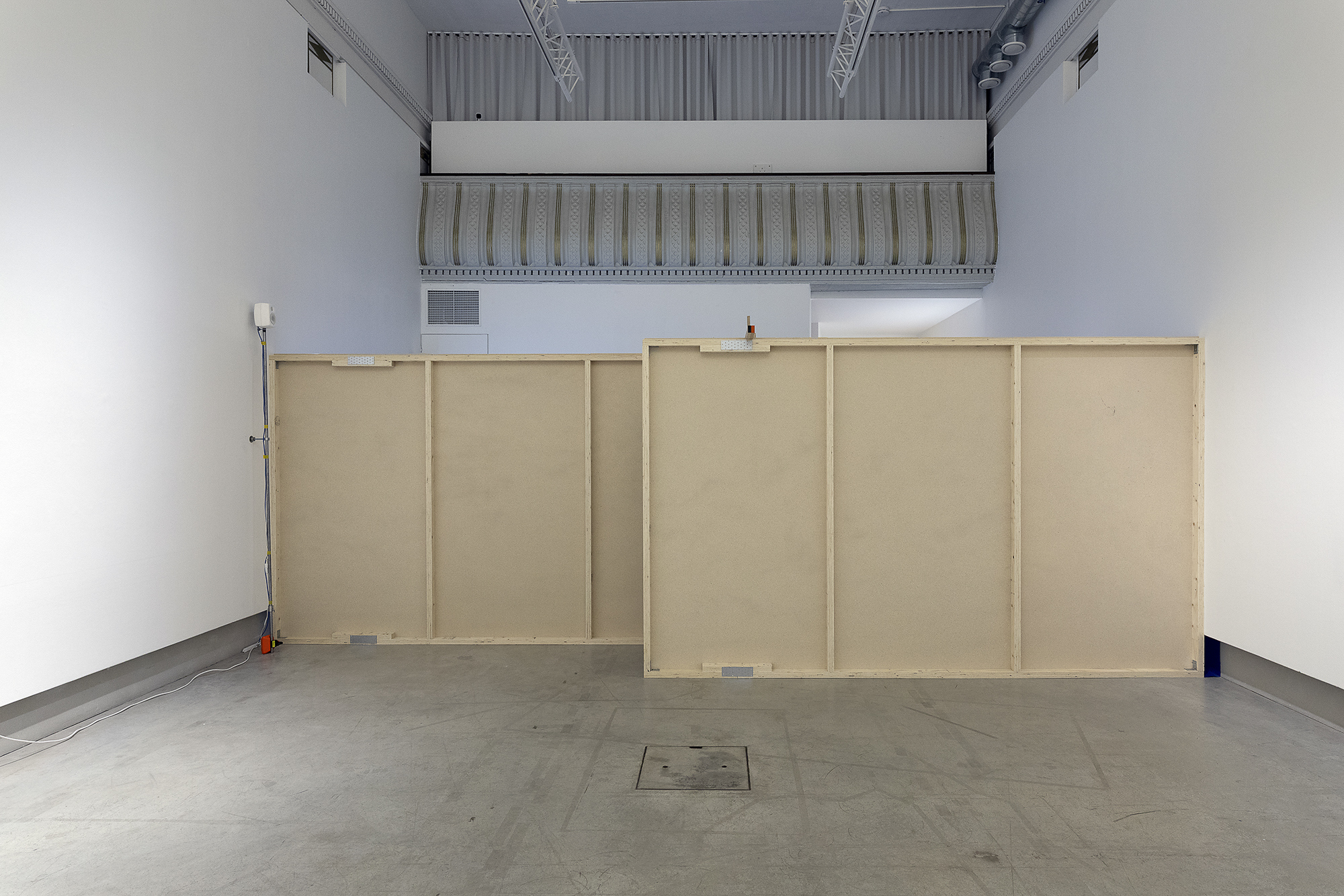 Installation view: Divider, Y, gallery Hippolyte