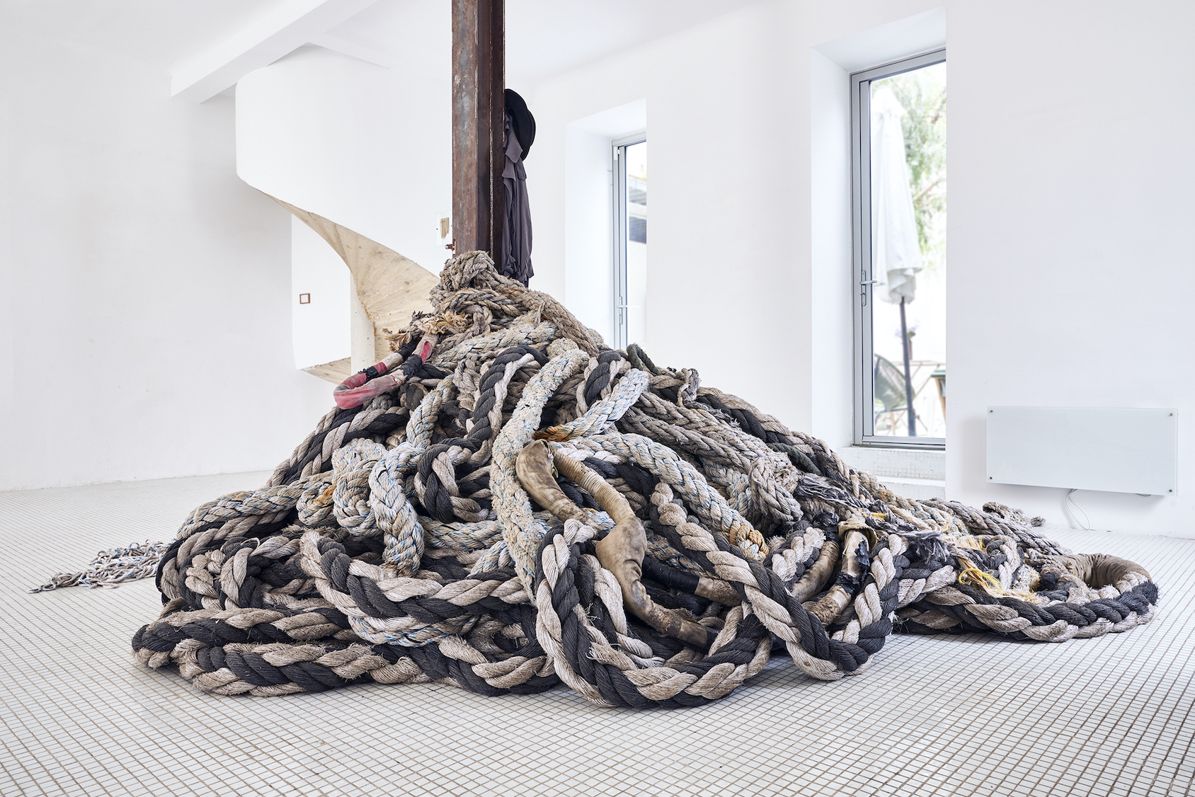 Les Dettes. Installation: Ropes. Dimensions variable. 2024