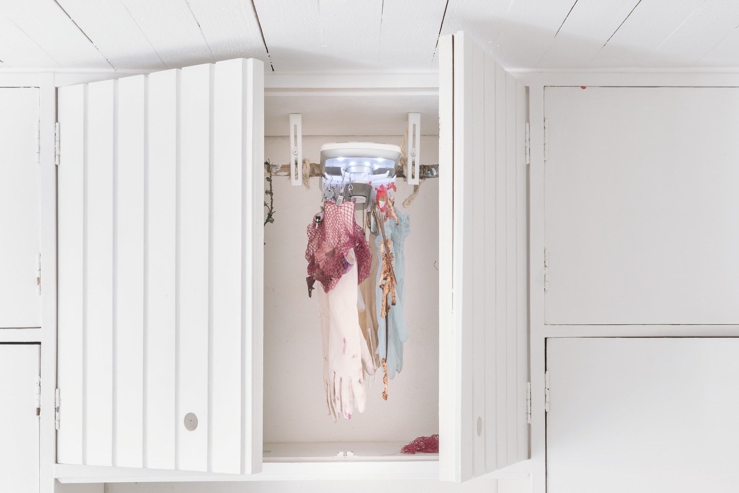 Work Gloves (2024), Special Island, Natalie Price Hafslund, mauer, 2024 Foto: Nikolai Meierjohann