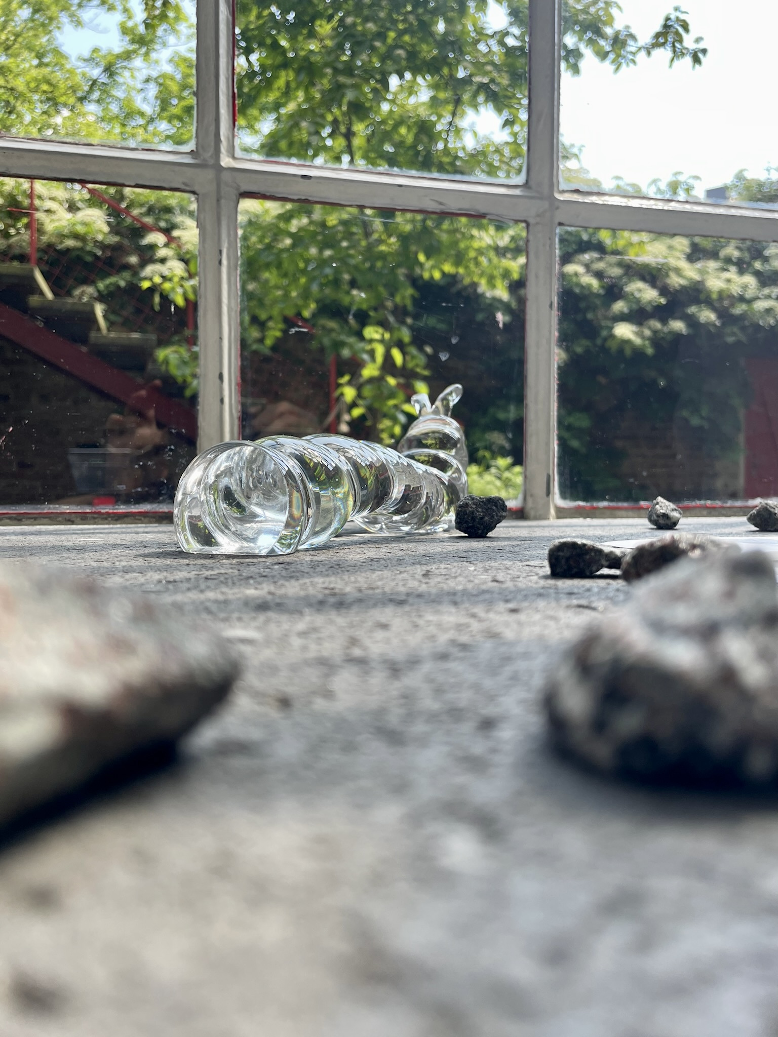 Free microdiamonds (2024), Special Island, Natalie Price Hafslund, mauer, 2024 Foto: Stefanie Humbert