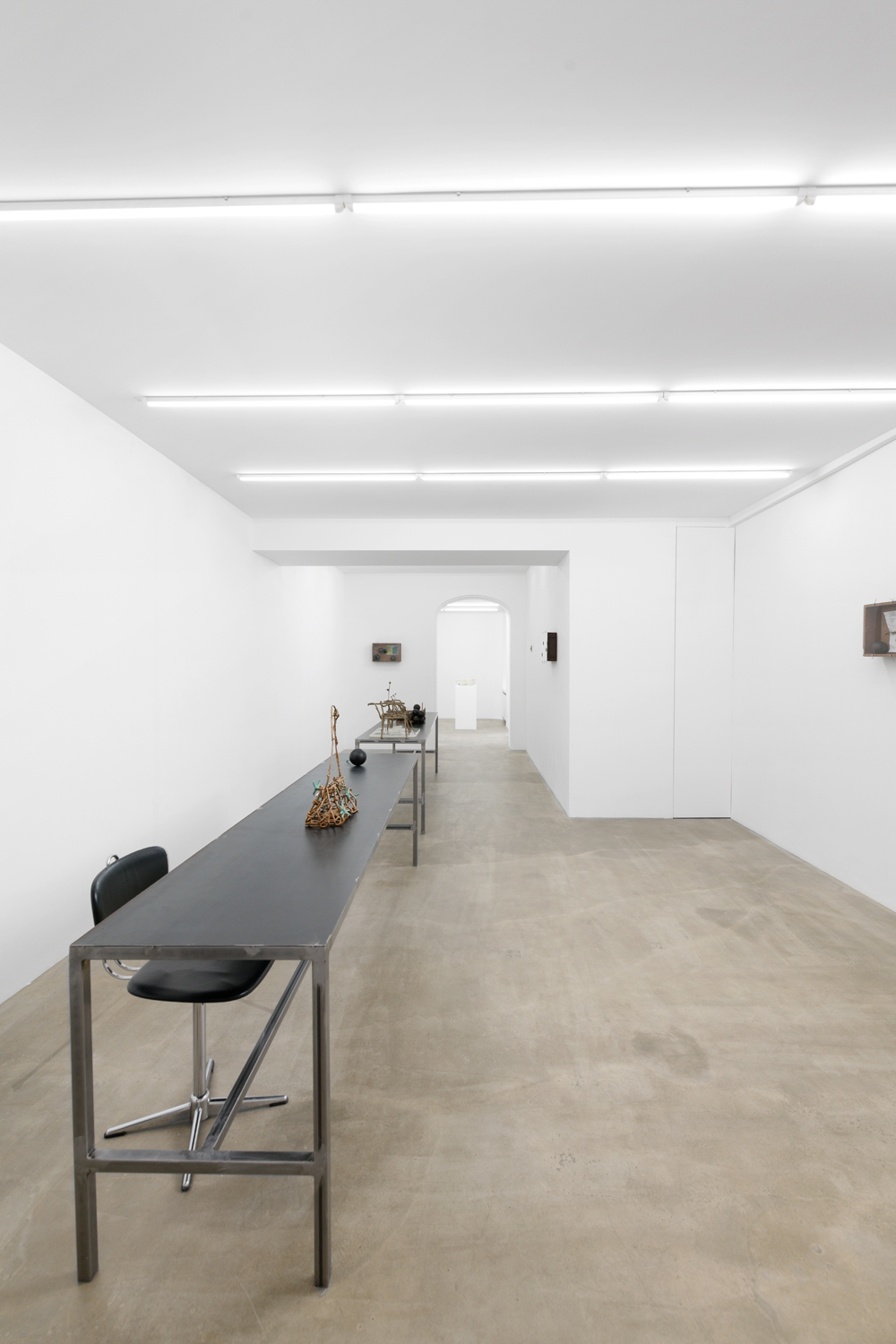 Hamish Pearch, Do not throw trash into the pond, 2024, exhibition view, Sans titre, Paris 