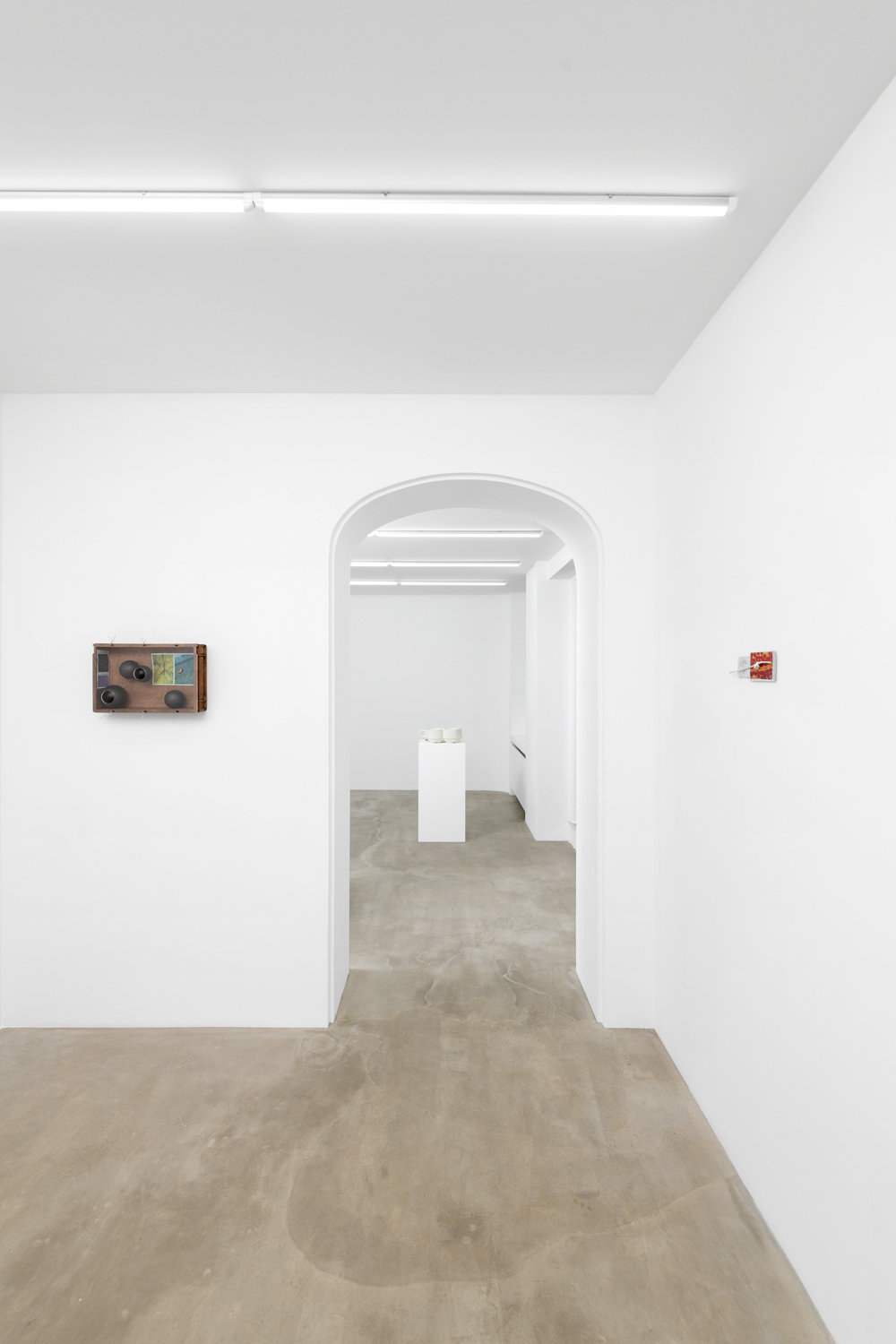 Hamish Pearch, Do not throw trash into the pond, 2024, exhibition view, Sans titre, Paris 
