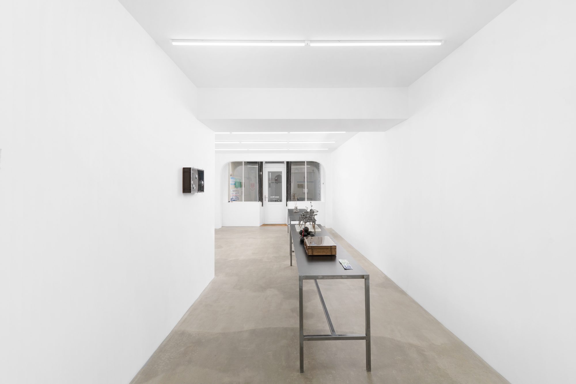 Hamish Pearch, Do not throw trash into the pond, 2024, exhibition view, Sans titre, Paris 