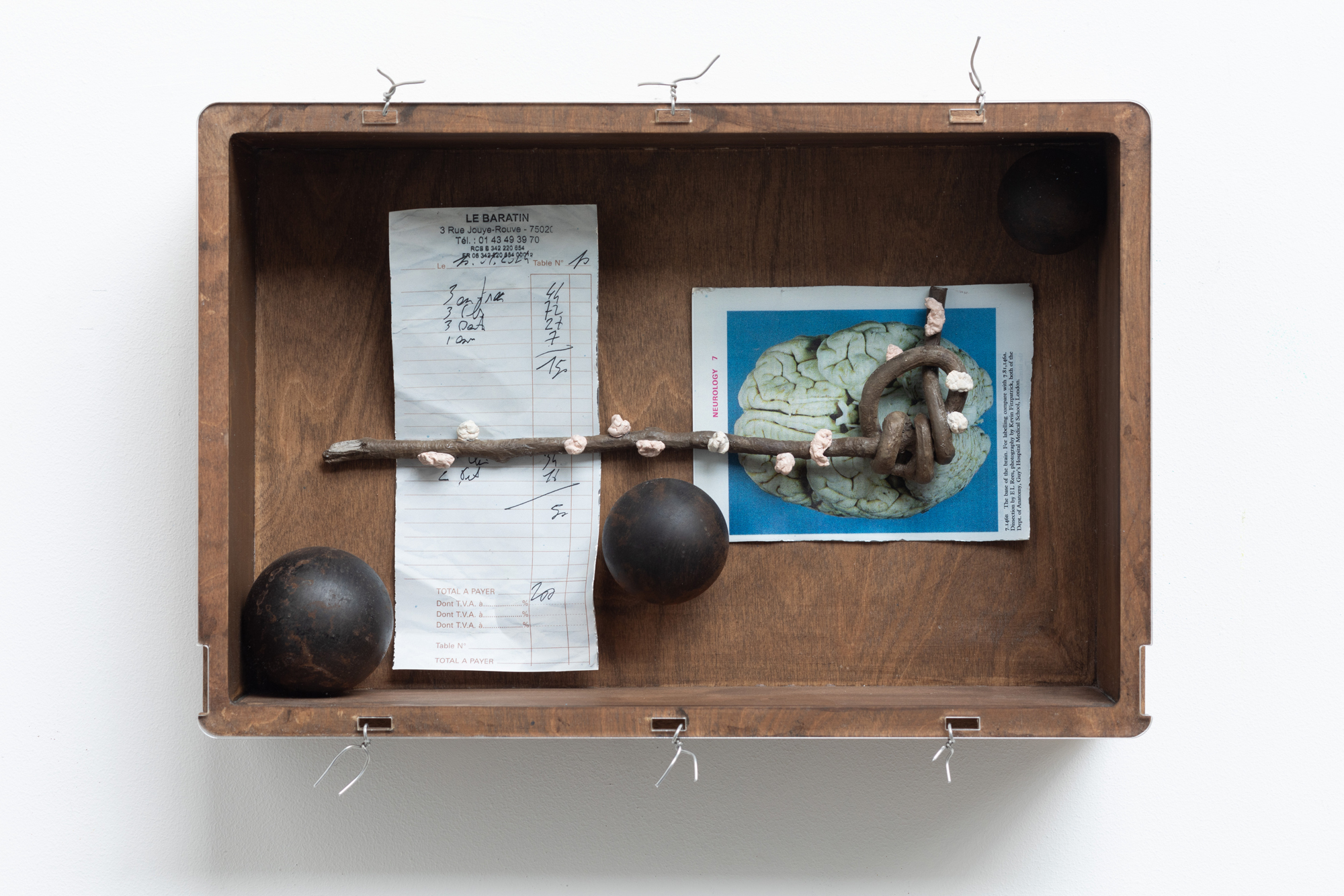 Hamish Pearch, Une couche aussi mince qu’une feuille de papier, 2024, treated ply, UV print on aluminium, bronze, paint, steel, plexiglass, fixings, 29 x 43 x 10 cm, unique 