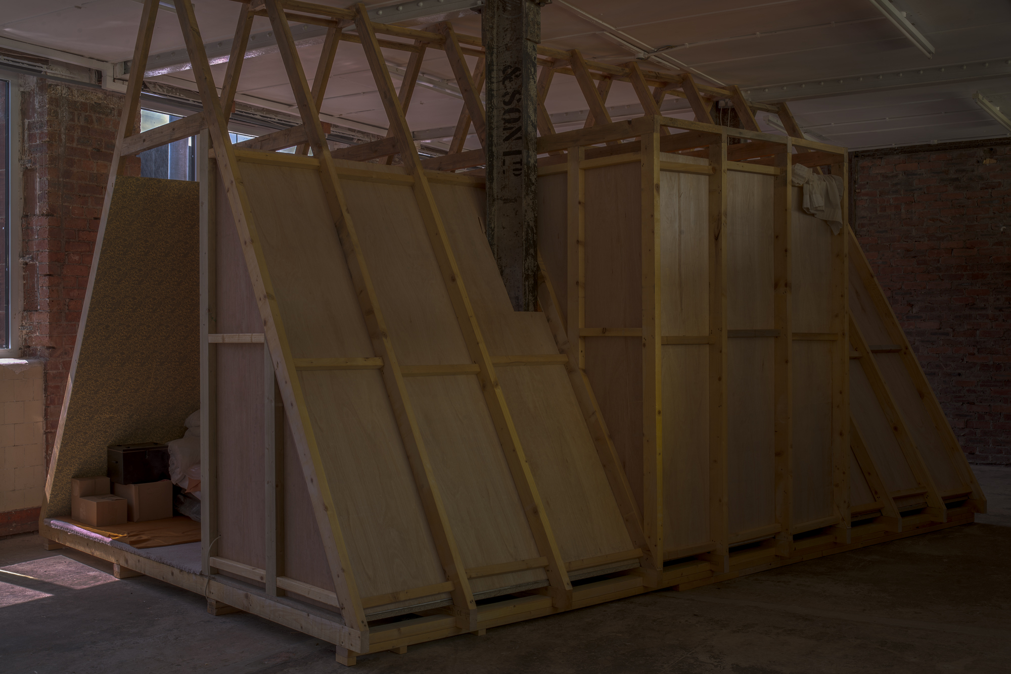 Installation View, Minne Kersten, Where I’m calling from, David Dale Gallery, Glasgow, 2024. Courtesy Annet Gelink Gallery, Amsterdam. Photographer Max Slaven.