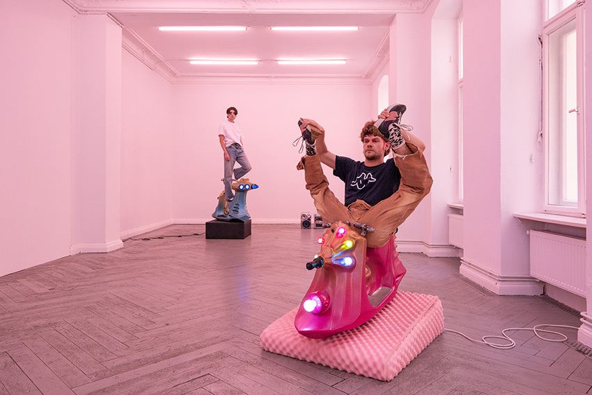 Performance view, 2024 courtesy the artist and EIGEN + ART Lab.