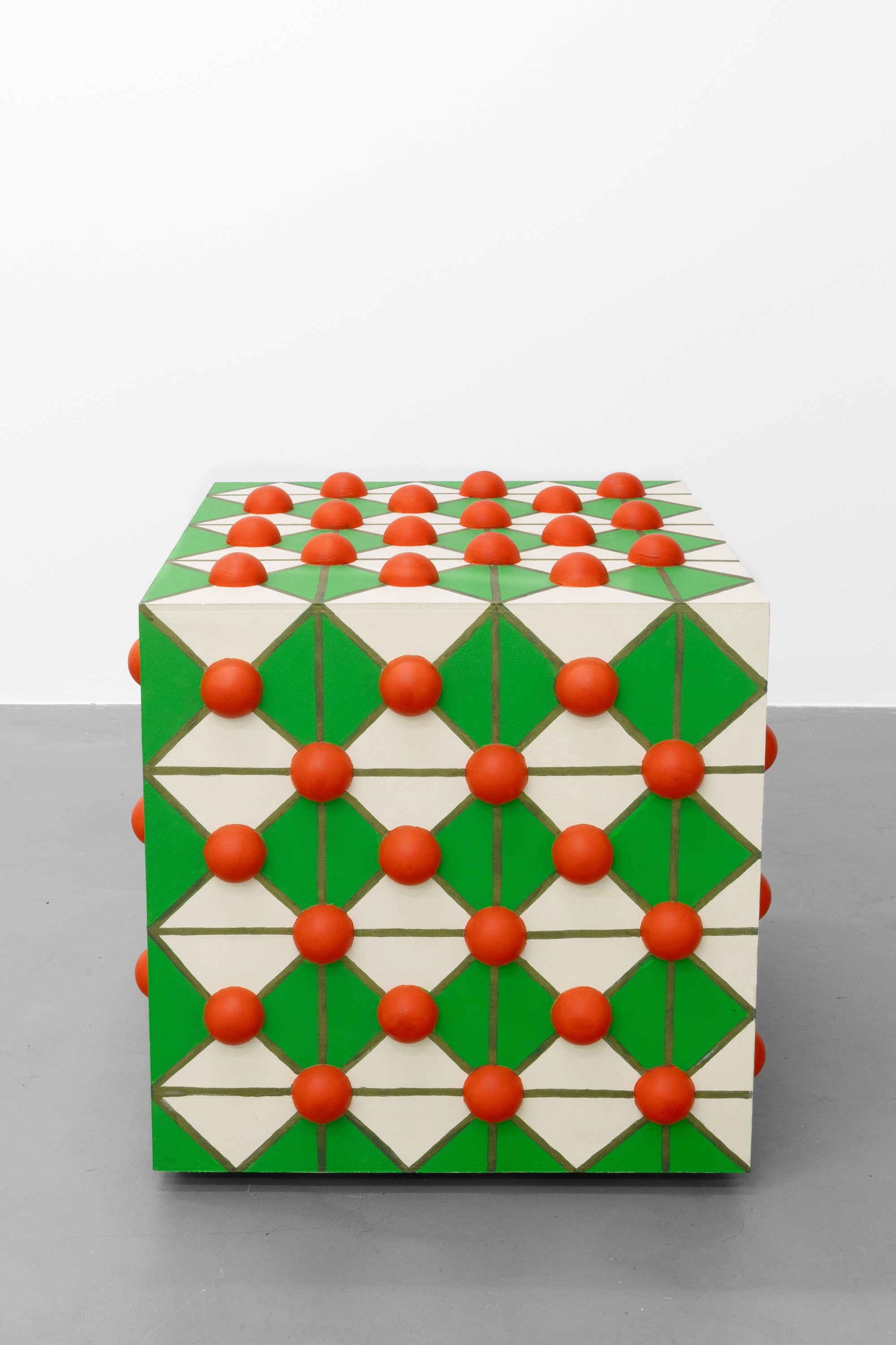 Elke Denda, NoppenwĂŒrfel, 1987, acrylics on wood, 65 x 65 x 65 cm