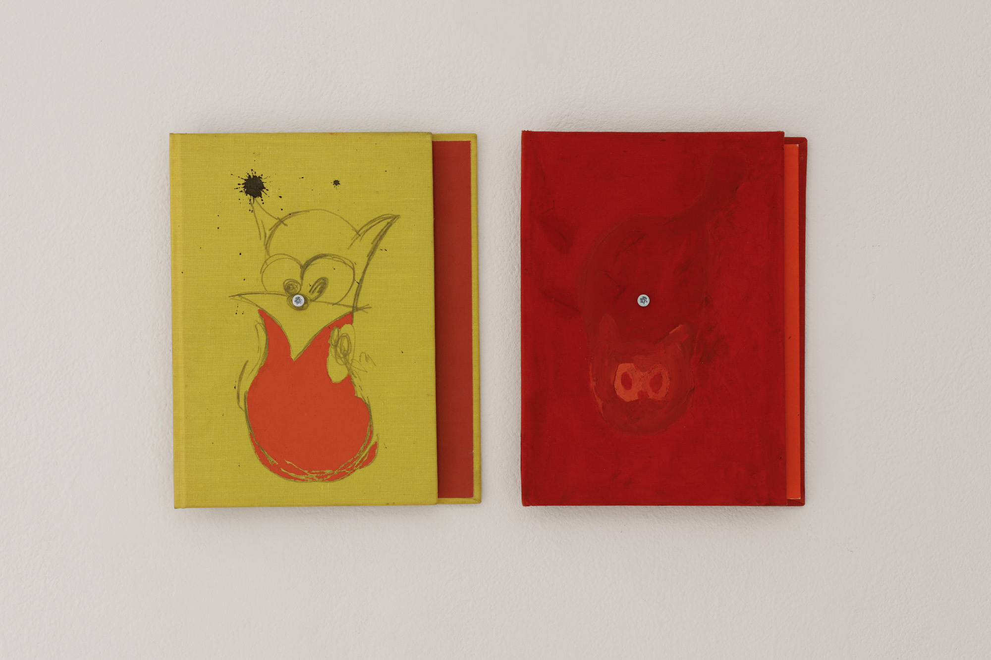 ClĂ©ment Faydit & Rozenn Voyer, Pauvres lecteurs, acrylic paint on book covers (Les rendez-vous de Moscou by Pierre Fisson and John Lâenfer by Didier Decoin), screws,magnets, 2024. Photo: Bruno Silva.