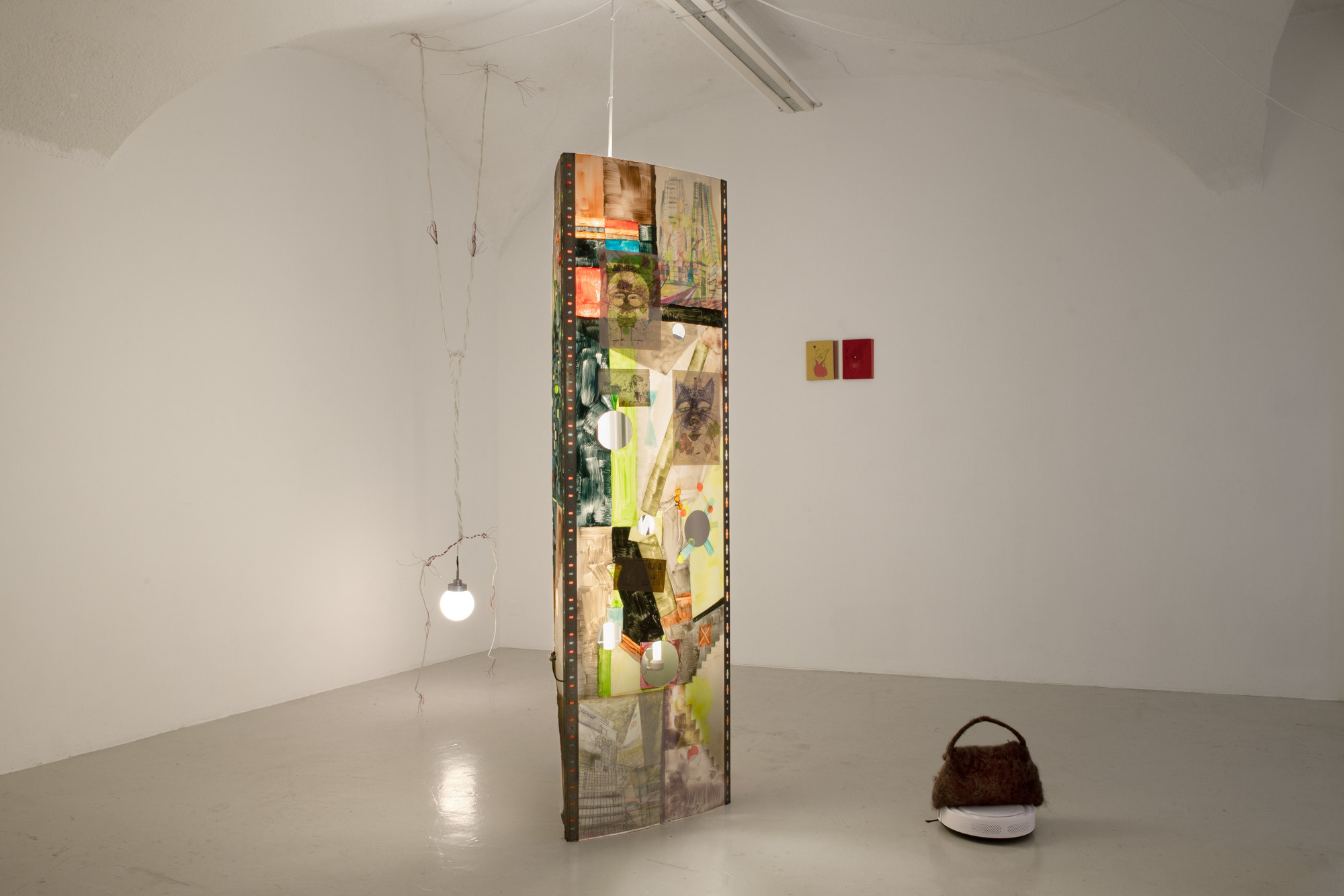 Exhibition view, ClĂ©ment Faydit & Rozenn Voyer, âModern Dogâ, In extenso, Clermont-Ferrand, France, 2024. Photo: Bruno Silva.