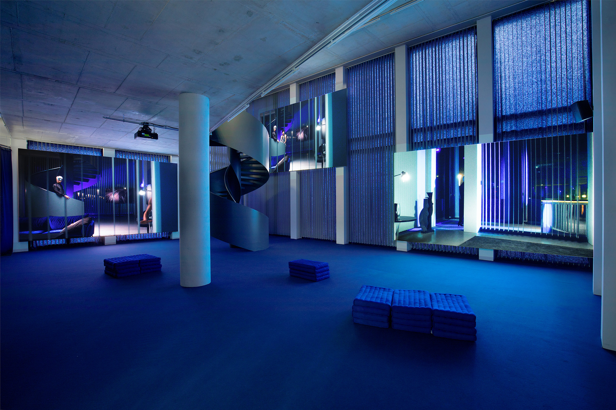 Brice Dellsperger, Body Double 39 (2024), 3 channel video installation, 12â44ââ, loop, color, sound, exhibition view Dortmunder Kunstverein 2024. Courtesy: the artist, Air de Paris, VG Bild-Kunst. Photo: Jens Franke