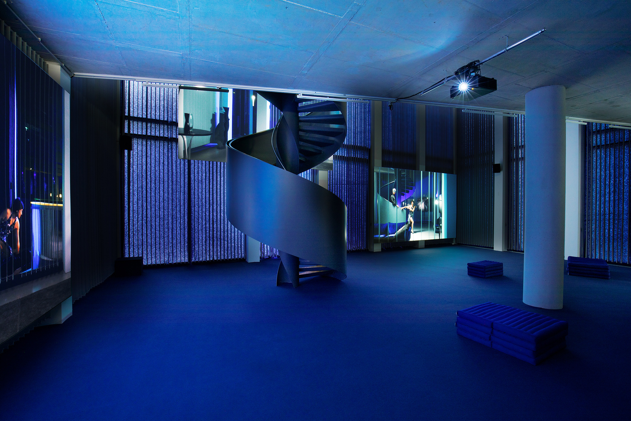 Brice Dellsperger, Body Double 39 (2024), 3 channel video installation, 12â44ââ, loop, color, sound, exhibition view Dortmunder Kunstverein 2024. Courtesy: the artist, Air de Paris, VG Bild-Kunst. Photo: Jens Franke