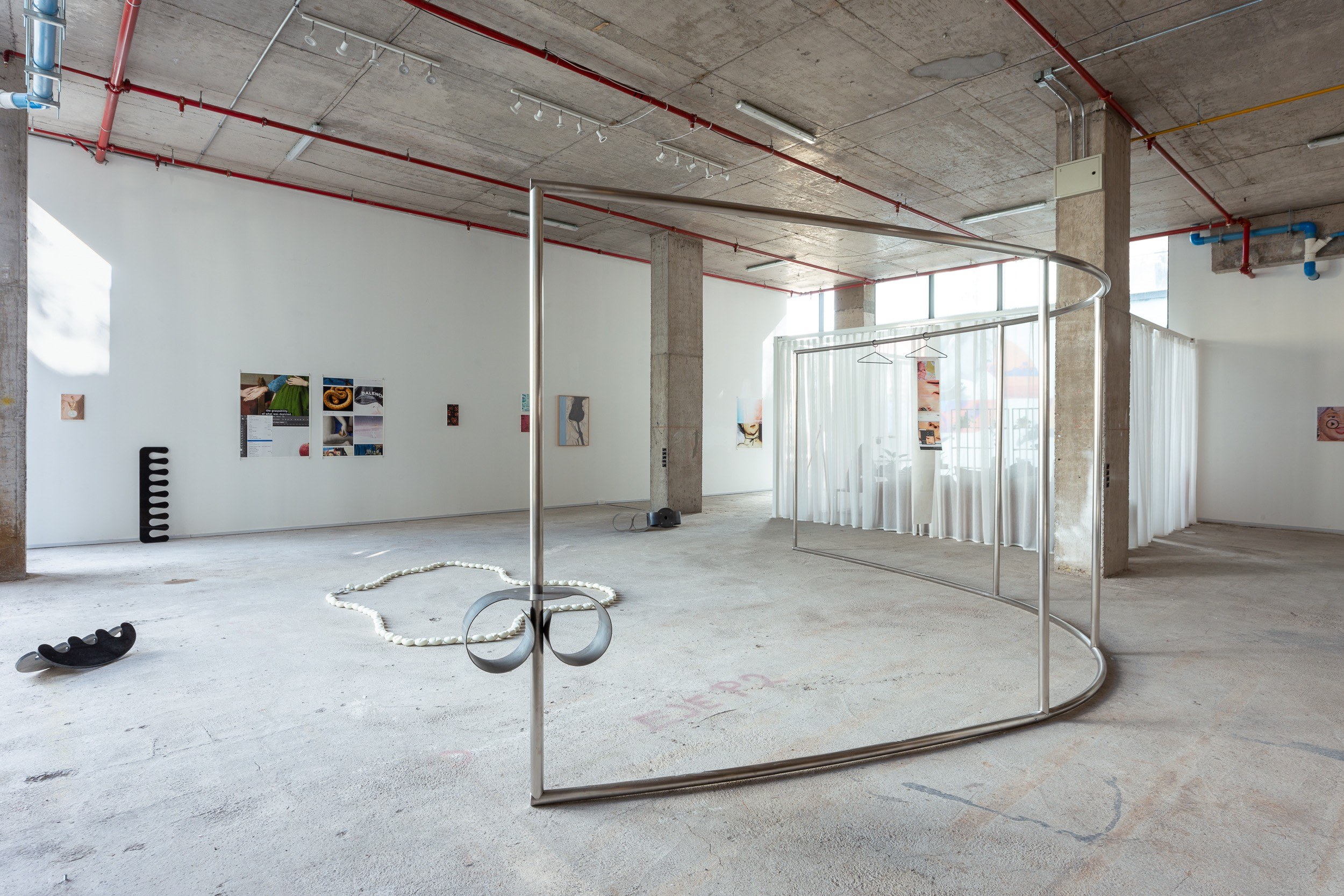 Cuidado Personal, installation view. Dominique Bradbury and Agustina Jarpa at OMA Galeria (Santiago, Chile). Image by Felipe Ugalde