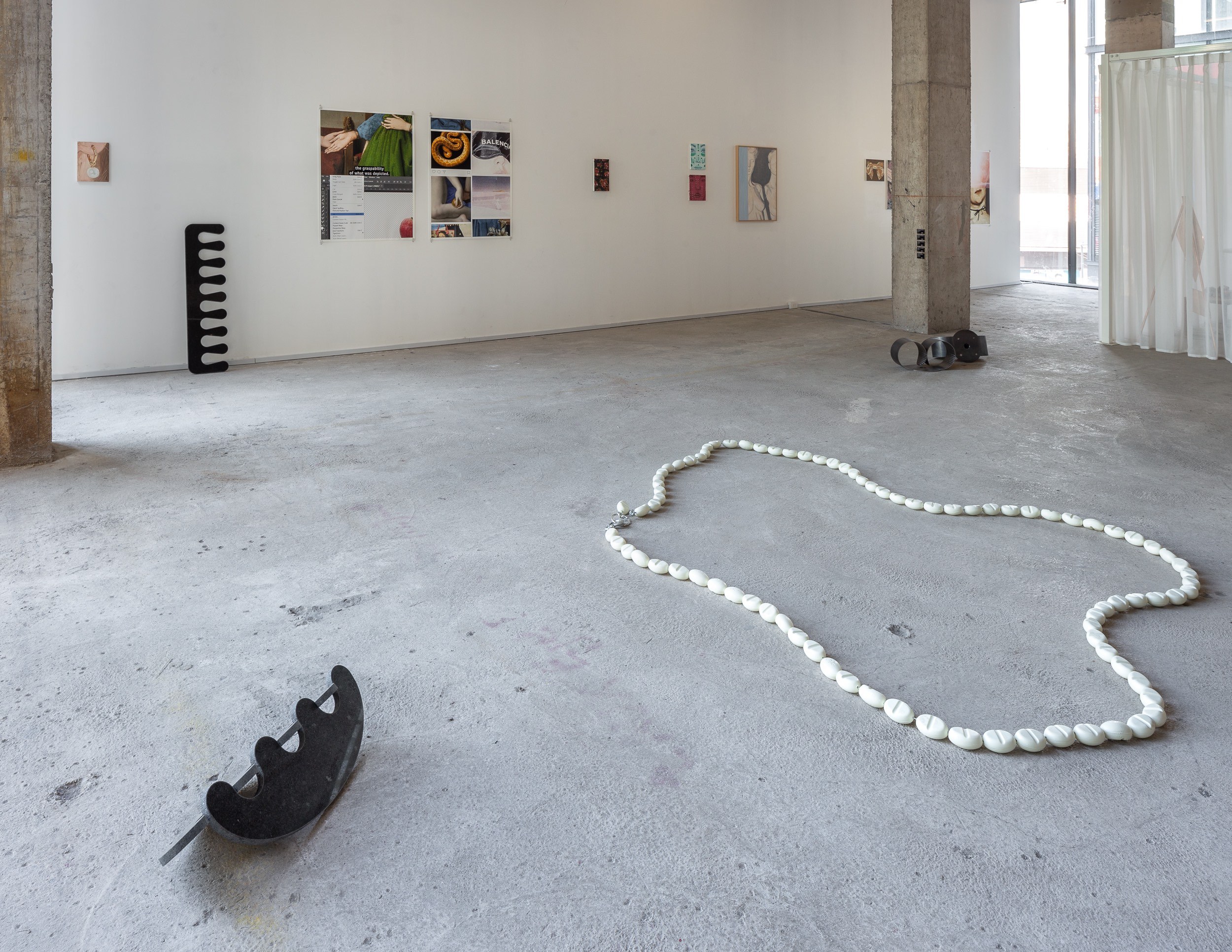 Cuidado Personal, installation view. Dominique Bradbury and Agustina Jarpa at OMA Galeria (Santiago, Chile). Image by Felipe Ugalde