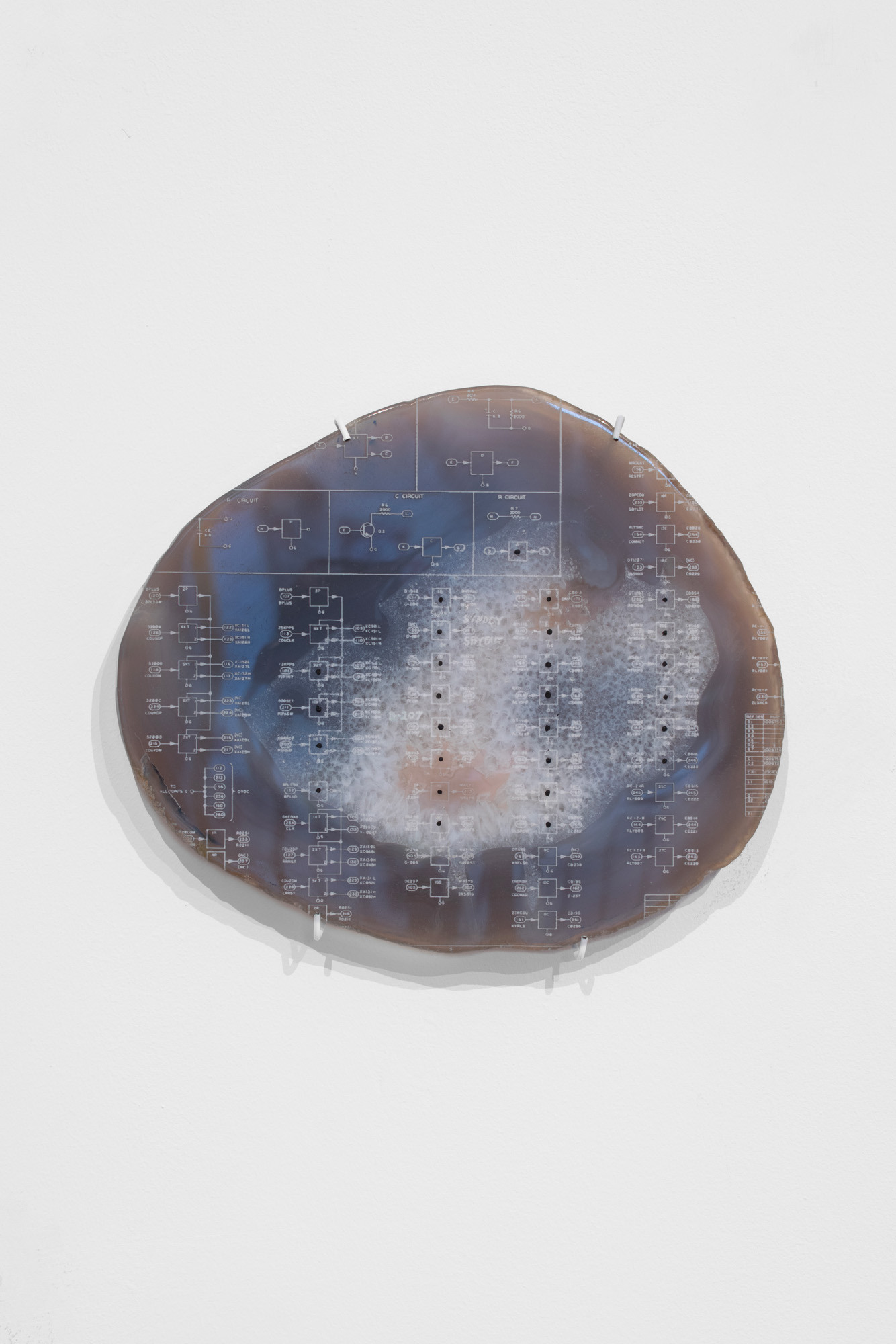 Eyeballing (a25-a26.jpg), Rachel Adams, Laser engraved agate, paint, 20 x 17 x 1 cm, 2024