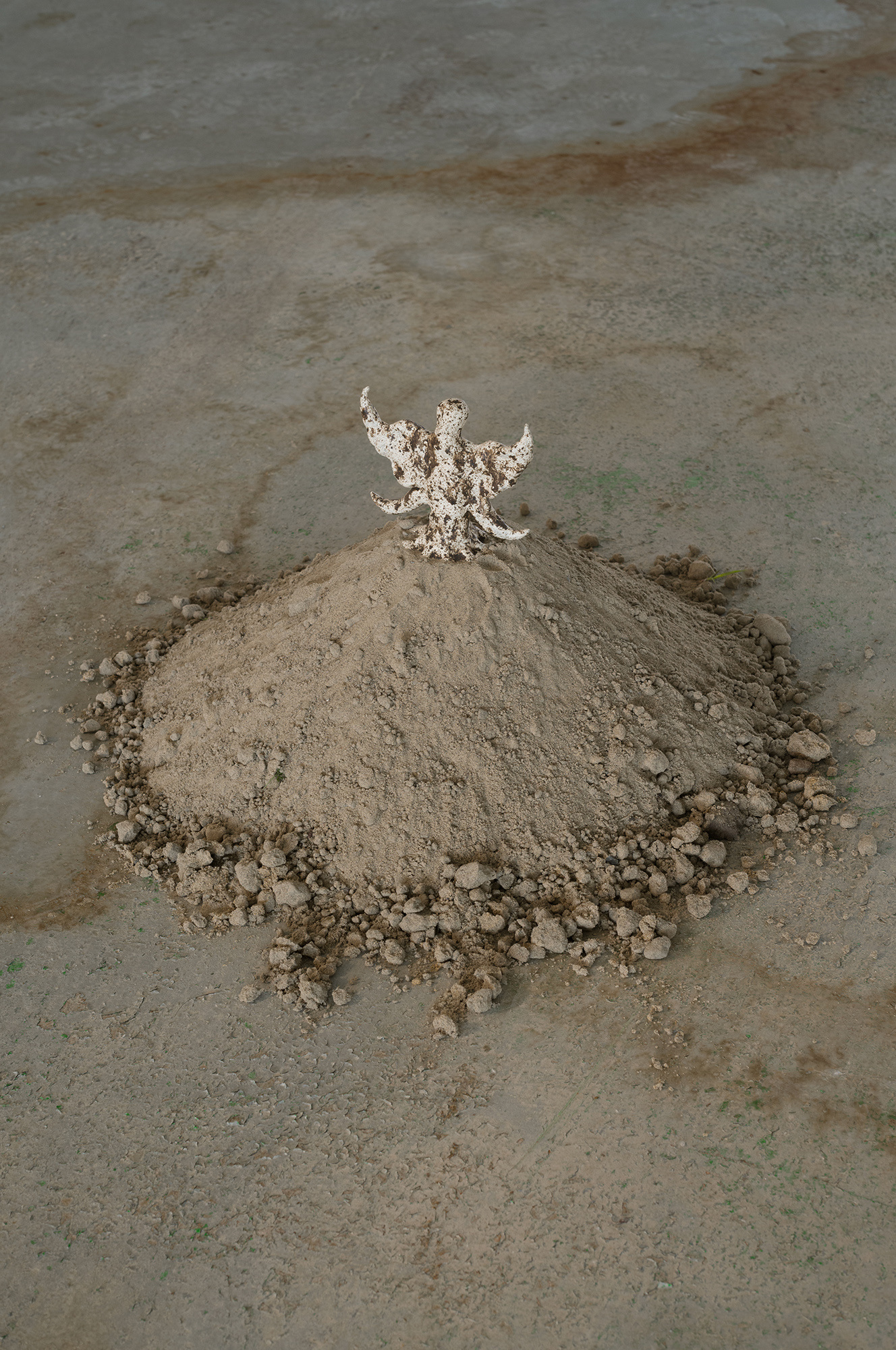 Cléo Sjölander, "Angel", 2024 clay, glaze 5,5 x 6 x 3,5 inches