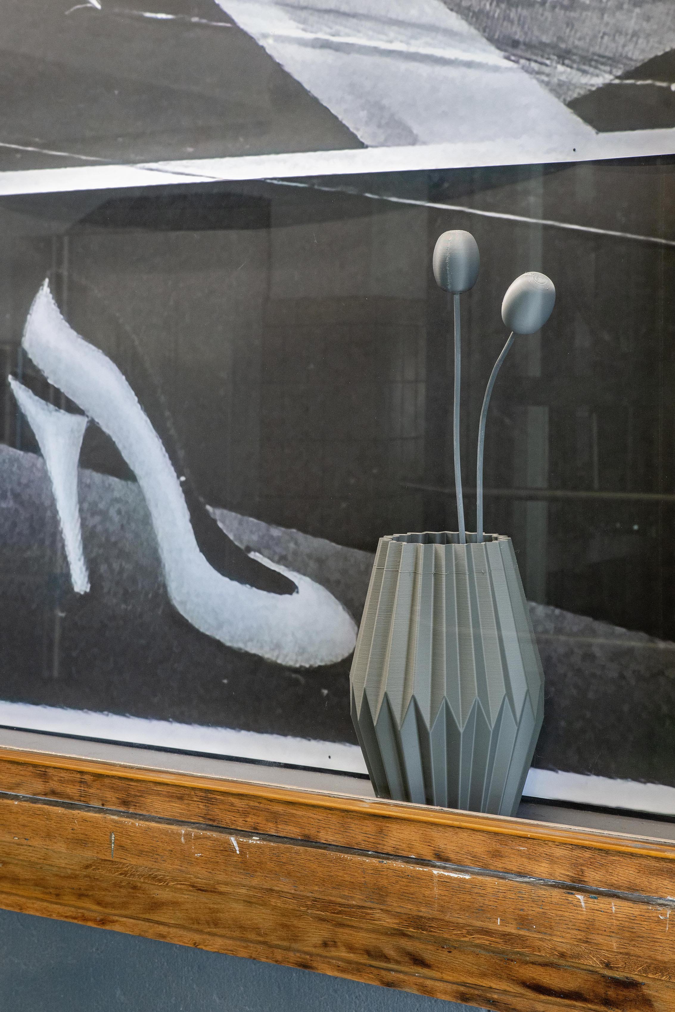 Anna Nero & Aldo Freund (ANNALDO), Once you see the pattern, things fall into place, 2024, Installation View, Kunstverein Harburger Bahnhof, photo: Maik GrÀf