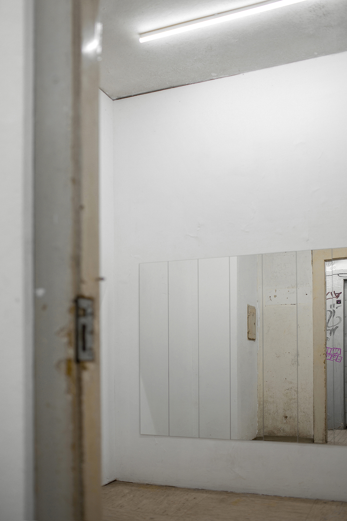 Sanna Helena Berger, Raumwiderspiegelung, 2024, mirrors