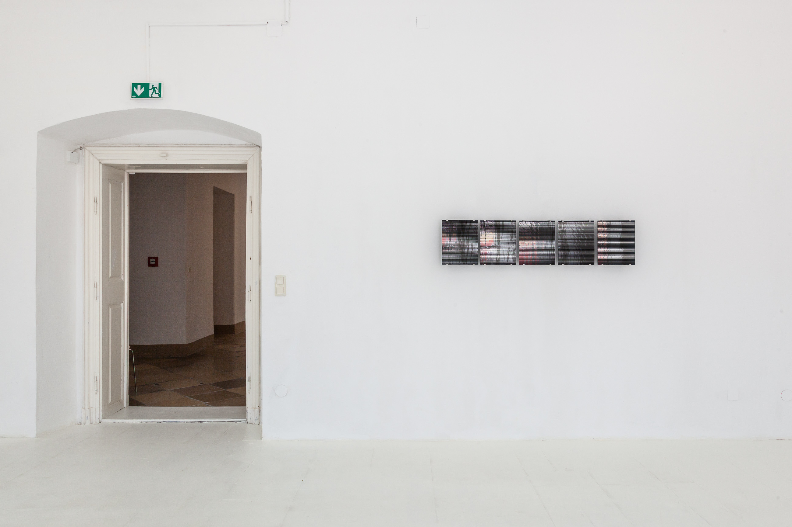 Thomas Hitchcock, A tender echo (articulations of the real), 2022, antique glass, platinum, stainless steel, rubber,135x34x10cm