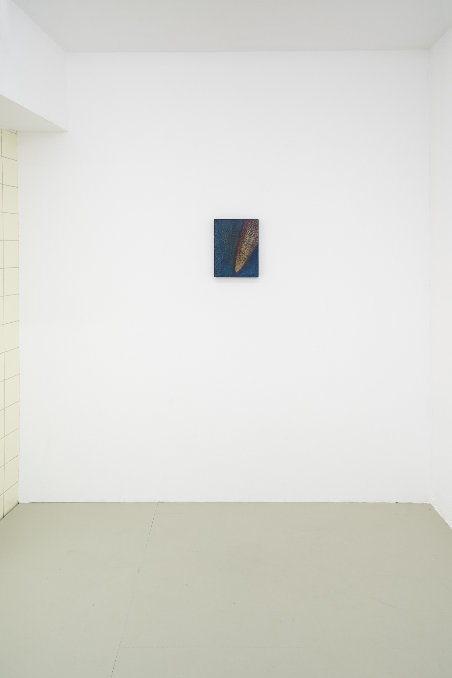 Vicente Hirmas, Unidentified Flying Object, 2023, oil and acrylic on carved wood, 33 x 25,5 Ă 5 cm