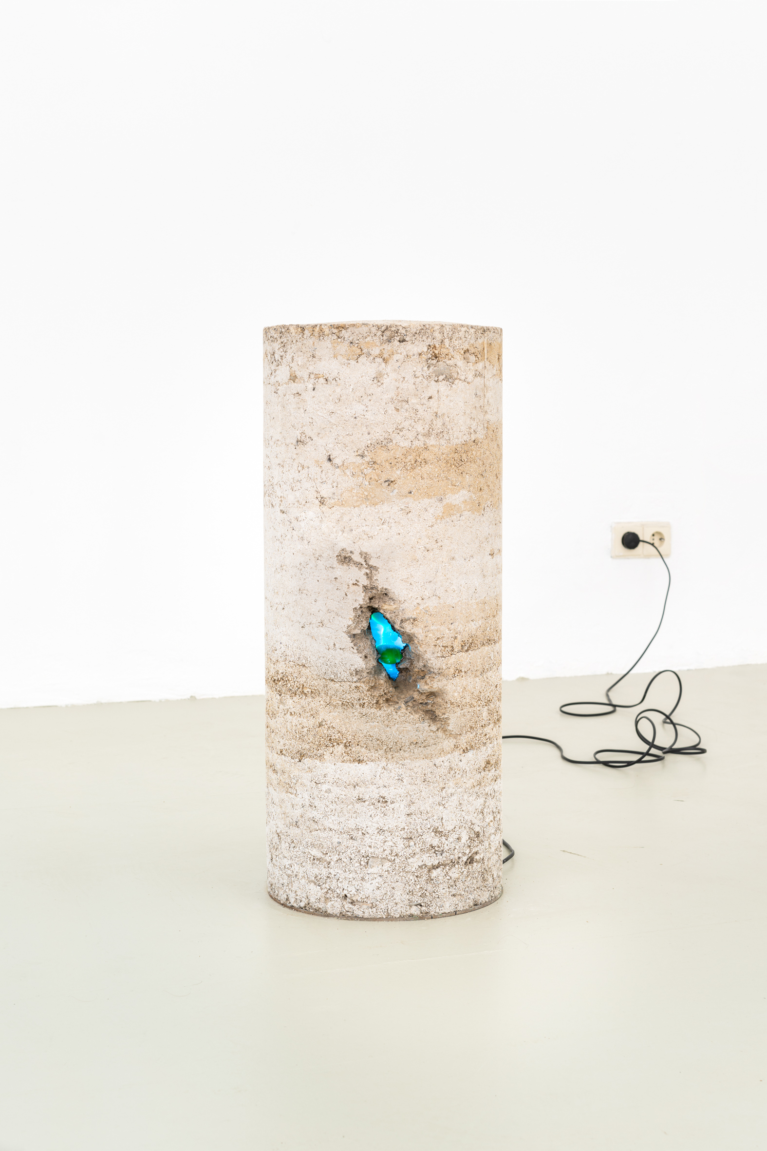 Susi Gelb, Core 02, 2021, rammed earth, lava lamp, metal, cable, 71,5 x 30 x 30 cm