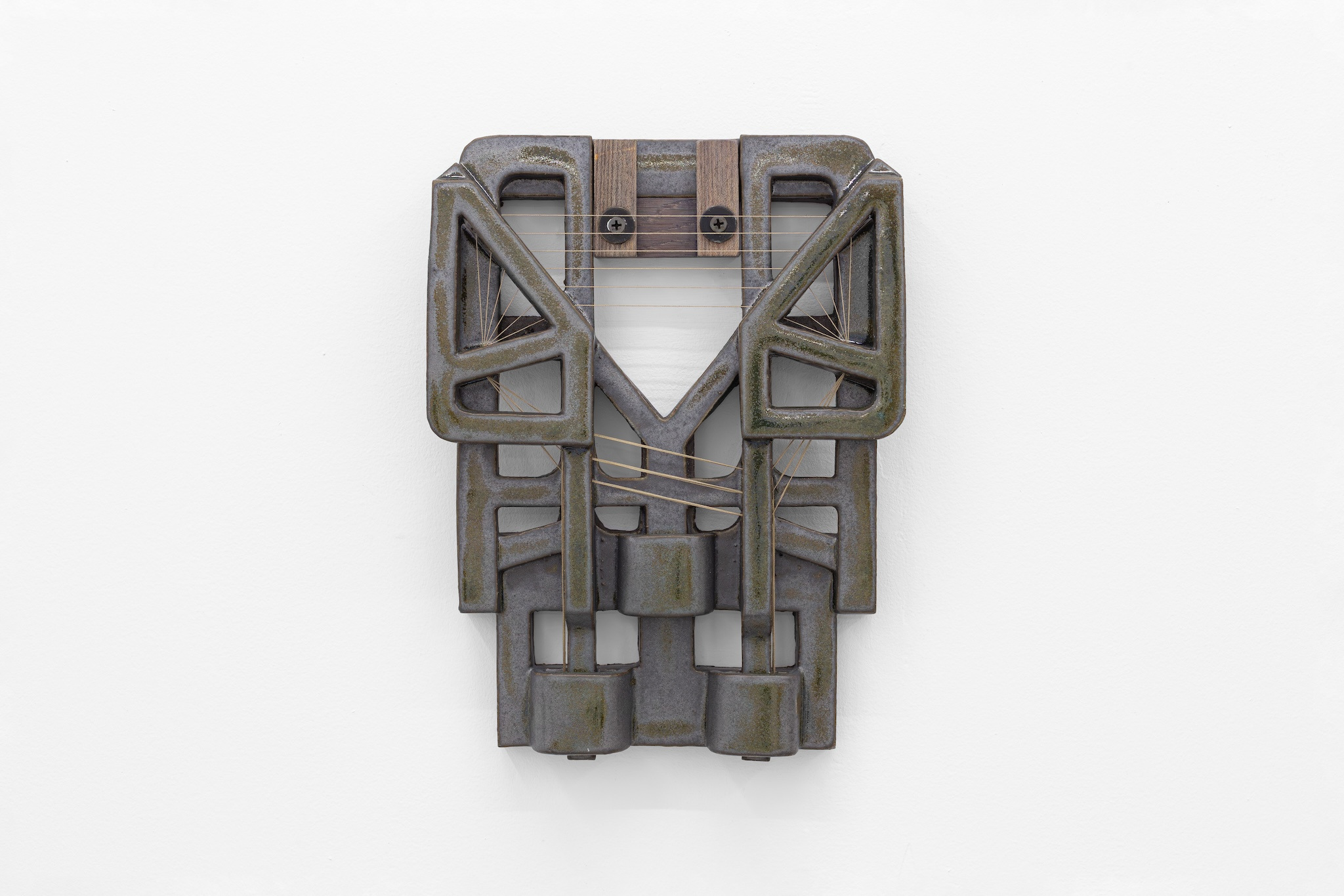 Vibe Overgaard, "Industrion funnel pour Link3", 2024. Wood, ceramic, thread. 22.5 x 29.0 x 4.0 cm