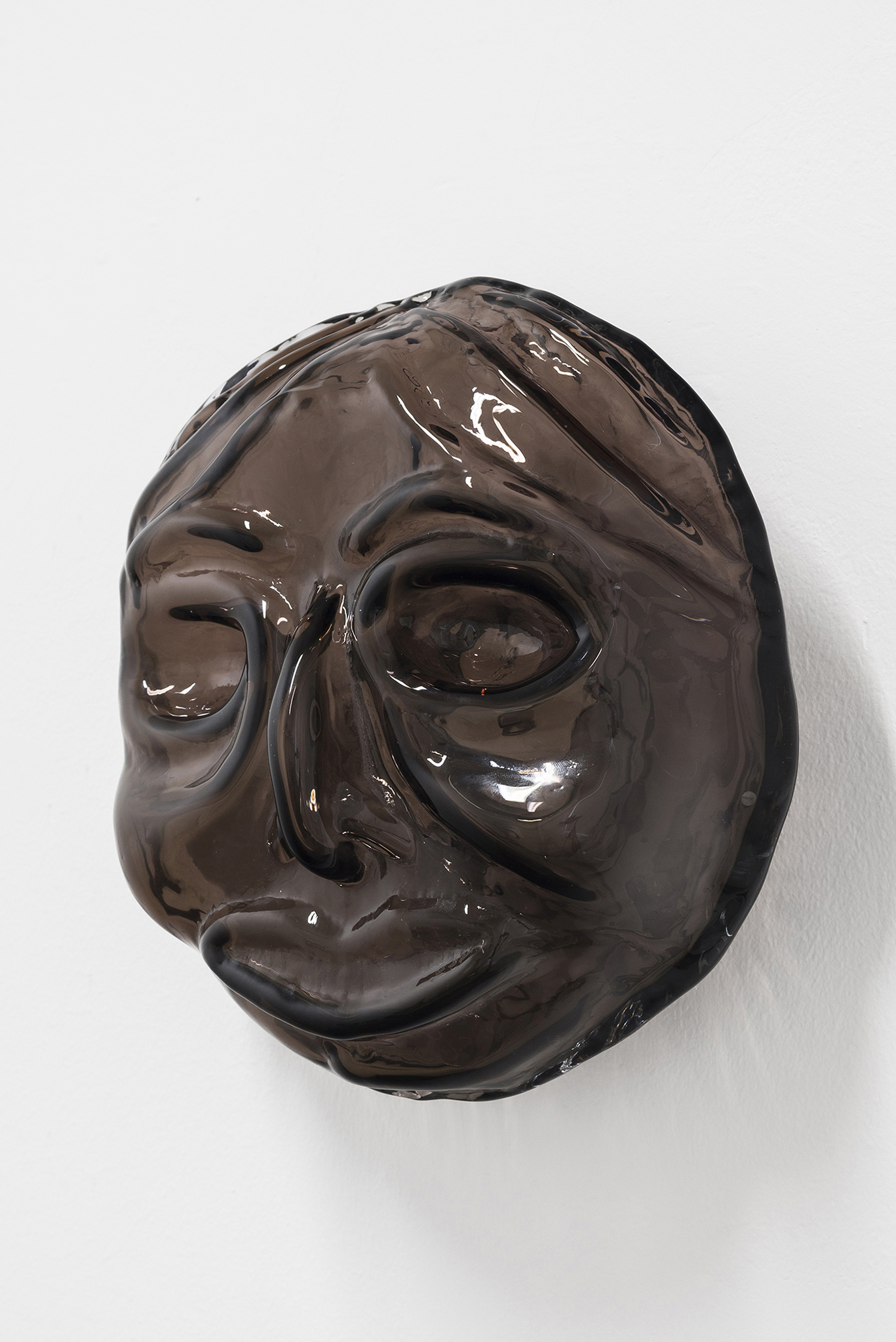 Olof Marsja, "B.B. Brown II", 2024 (Glass, aluminium, 30 x 30 x 16 cm).