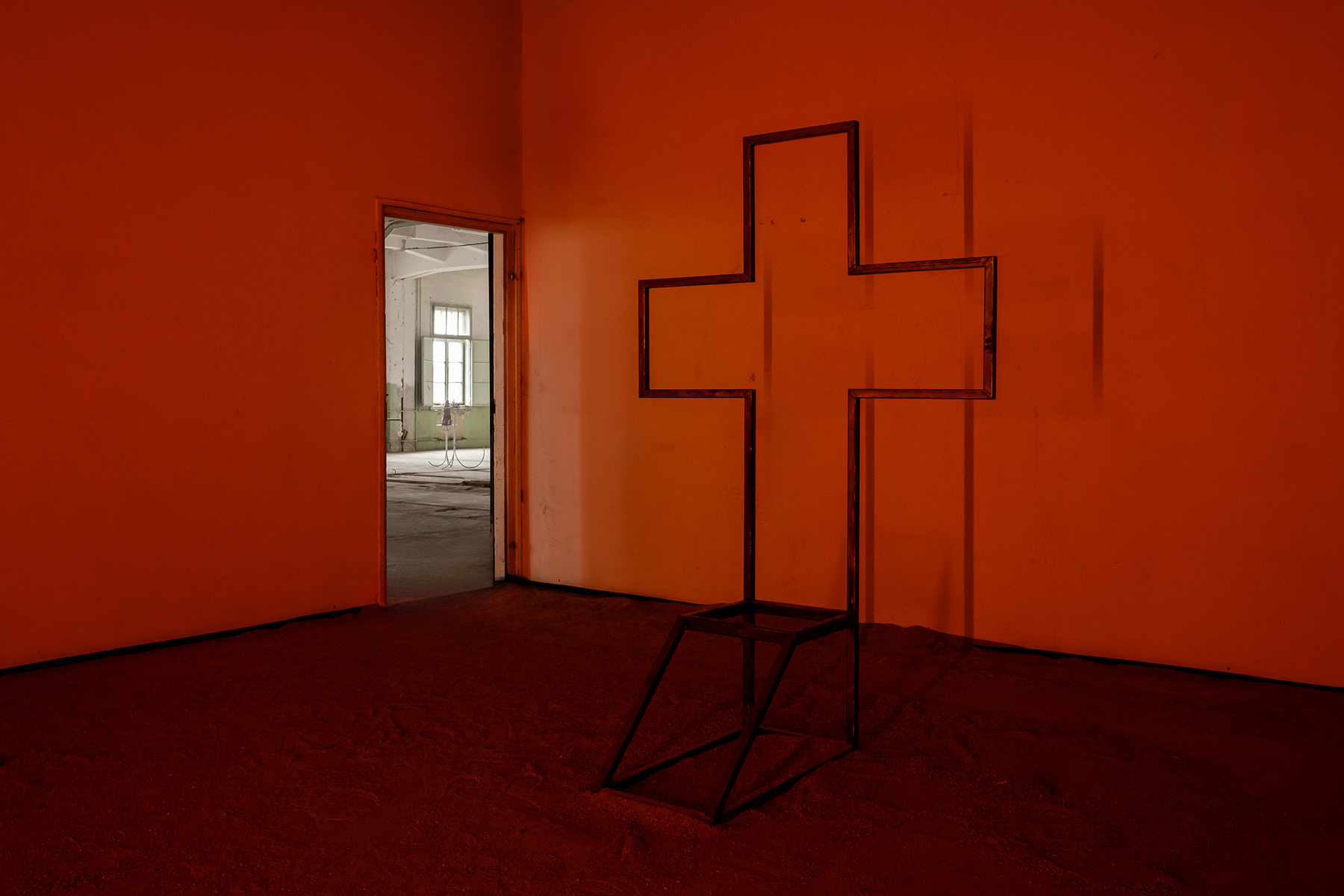 Tudor Ciurescu, DUSTULATOR, 2023 Welded steel, 184 × 80 × 41 cm