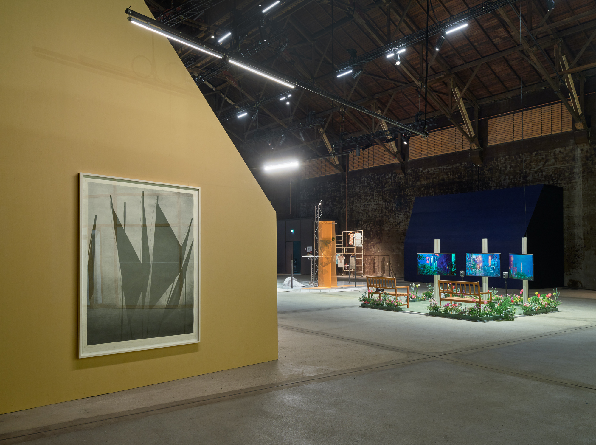 Jana Gunstheimer, front; Yuri Yefanov, right; Marta Dyachenko, back. Kosmos (2015-2016, front), We will definitely talk about this after the last air raid alert stops (2024, right), Floating Island (2019, 2022, back). Photo: Henning Rogge. Court. UKR.