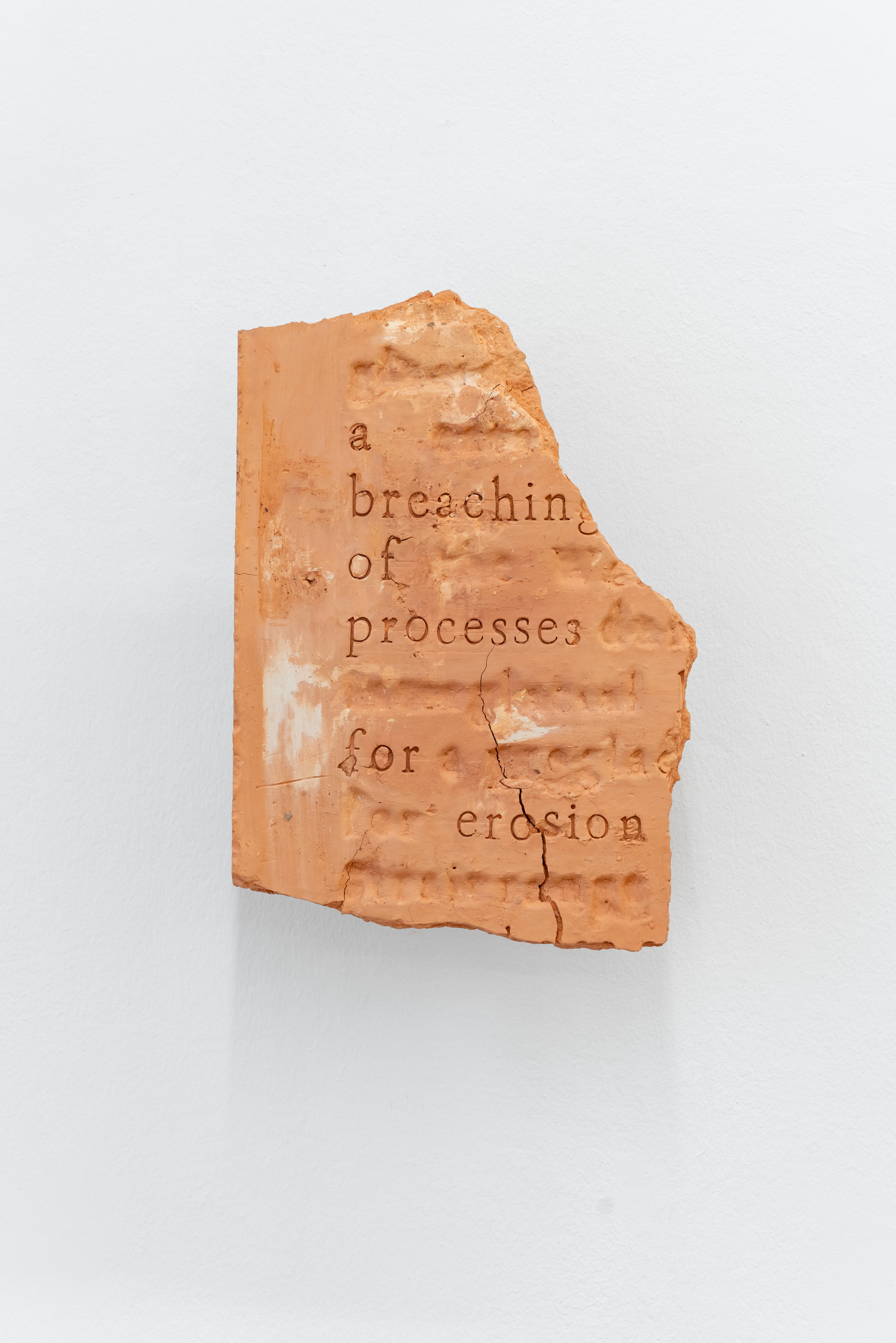 Lennart Lahuis, "MURMUR #42/ A breaching of the processes for erosion", 2018 - 2024, fired clay and stainless steal, 42 x 27 cm.