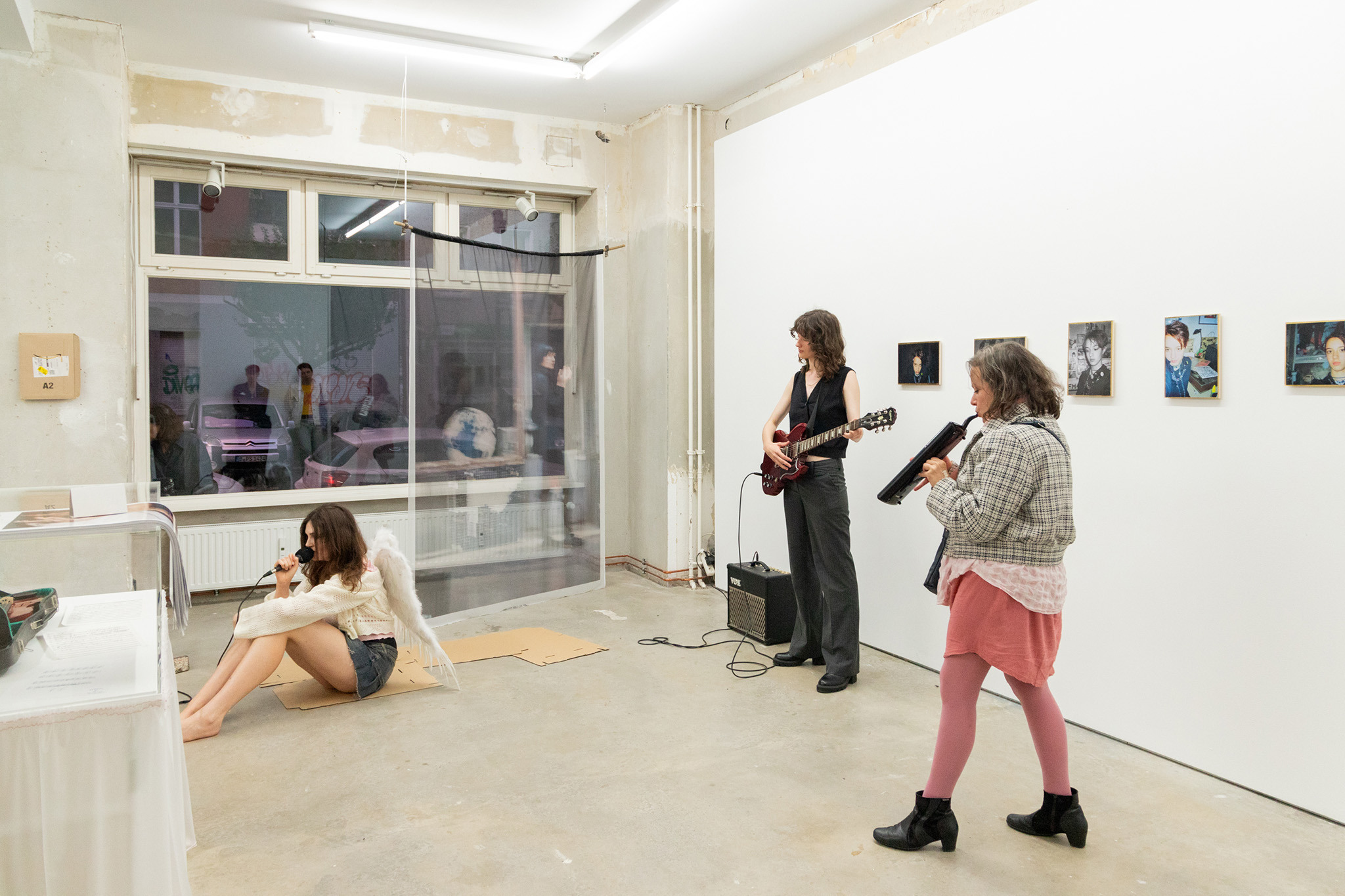 Verena Dengler, Der goldene Käfer, Performance by Anna Gien, Alma Maria Schindler-Mahler, Eleni Poulou, Marcia Malene Schmidt, New Toni, Berlin, September 1, 2024