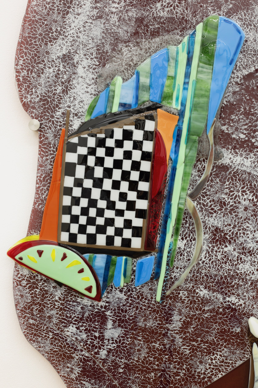 Ana Navas, Spanish lace with an orange mouth, 2023, fused glass, 108 Ă 64 Ă 2 cm, (Produced at MAKE, Eindhoven, NL)